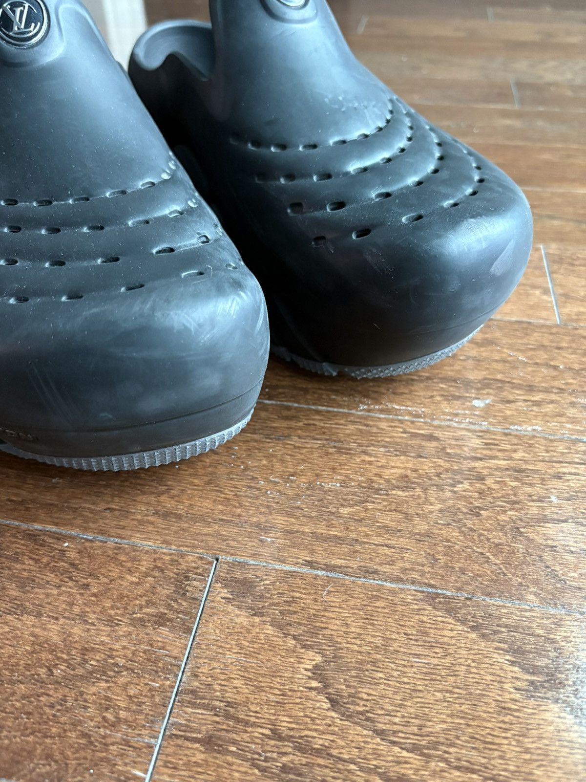 Louis Vuitton Louis Vuitton Black Shark Clog Sneaker Shoes Size US 10 / EU 43 - 6 Thumbnail