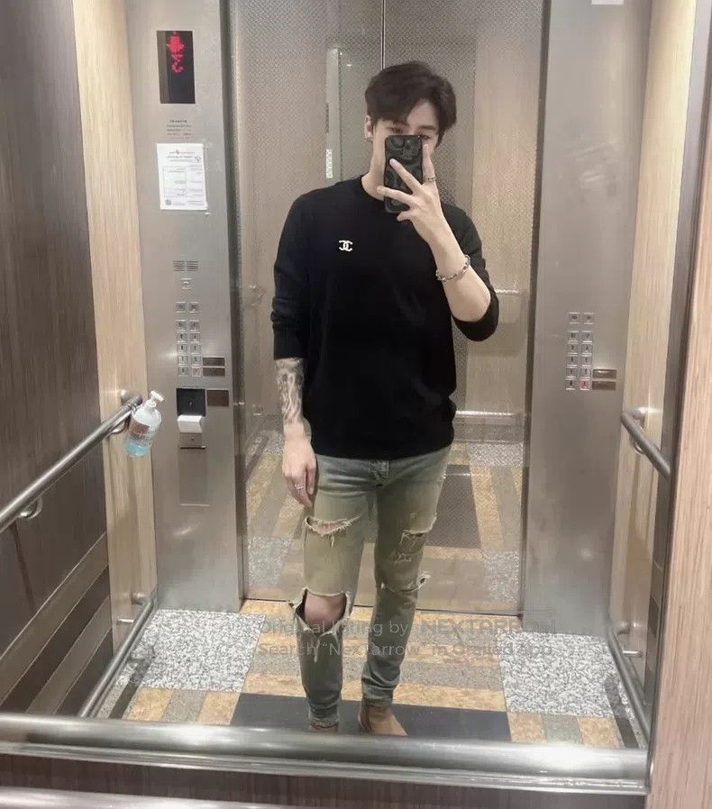 Saint Laurent Paris Saint Laurent Paris Heavily destroyed jeans Size 28" / US 6 / IT 42 - 8 Thumbnail