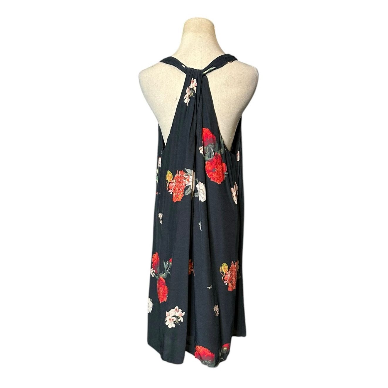 Alice + Olivia Alice + Olivia Castaway Black Red Floral Dress Size M Size S / US 4 / IT 40 - 14 Thumbnail