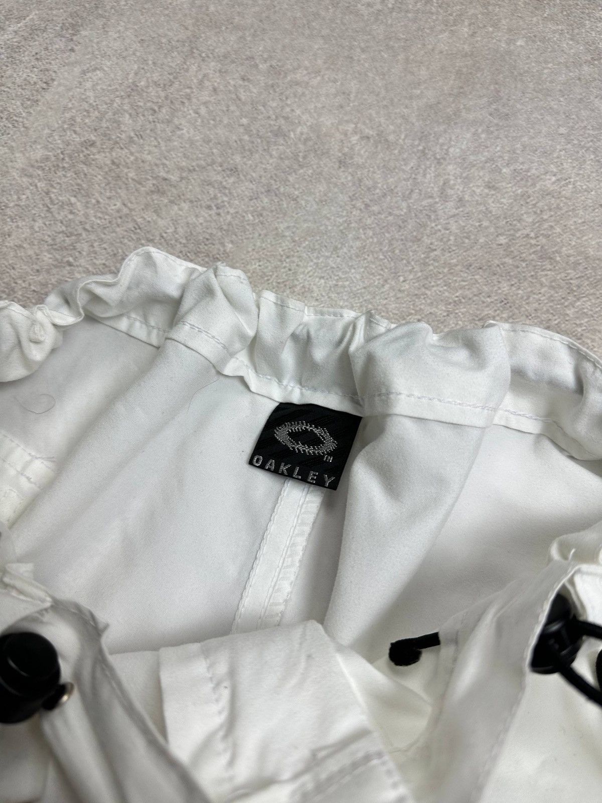 Vintage Vintage 90s Oakley Nylon Adjustable Shorts Jorts White M Size US 32 / EU 48 - 7 Thumbnail