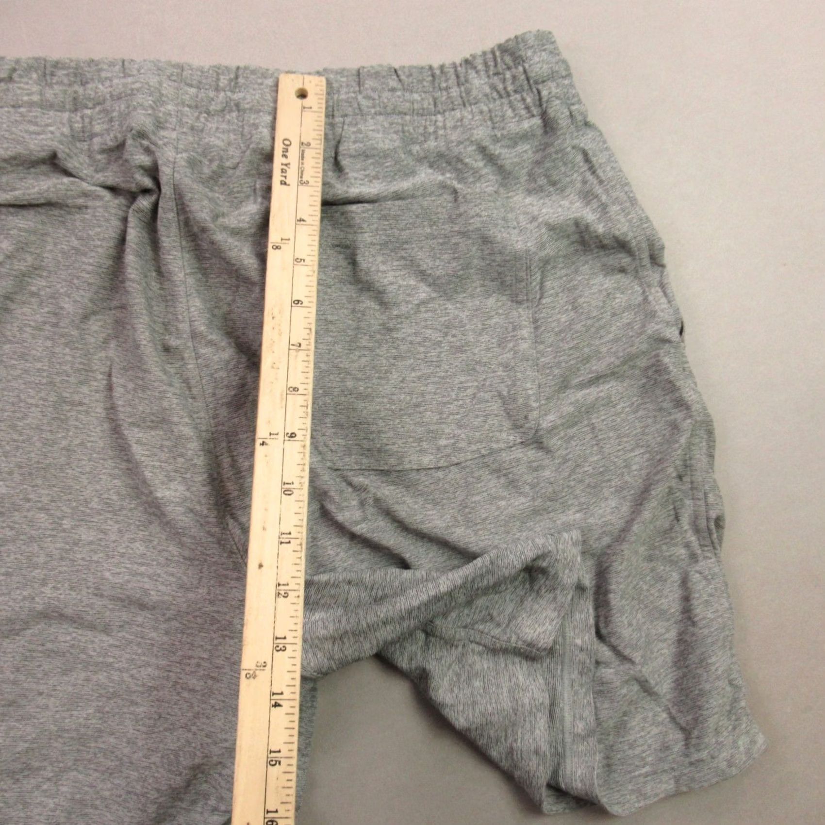 Vintage Mens Shorts Activewear Drawstring Gray Size 32 Inseam 7" Pockets Size US 32 / EU 48 - 7 Thumbnail
