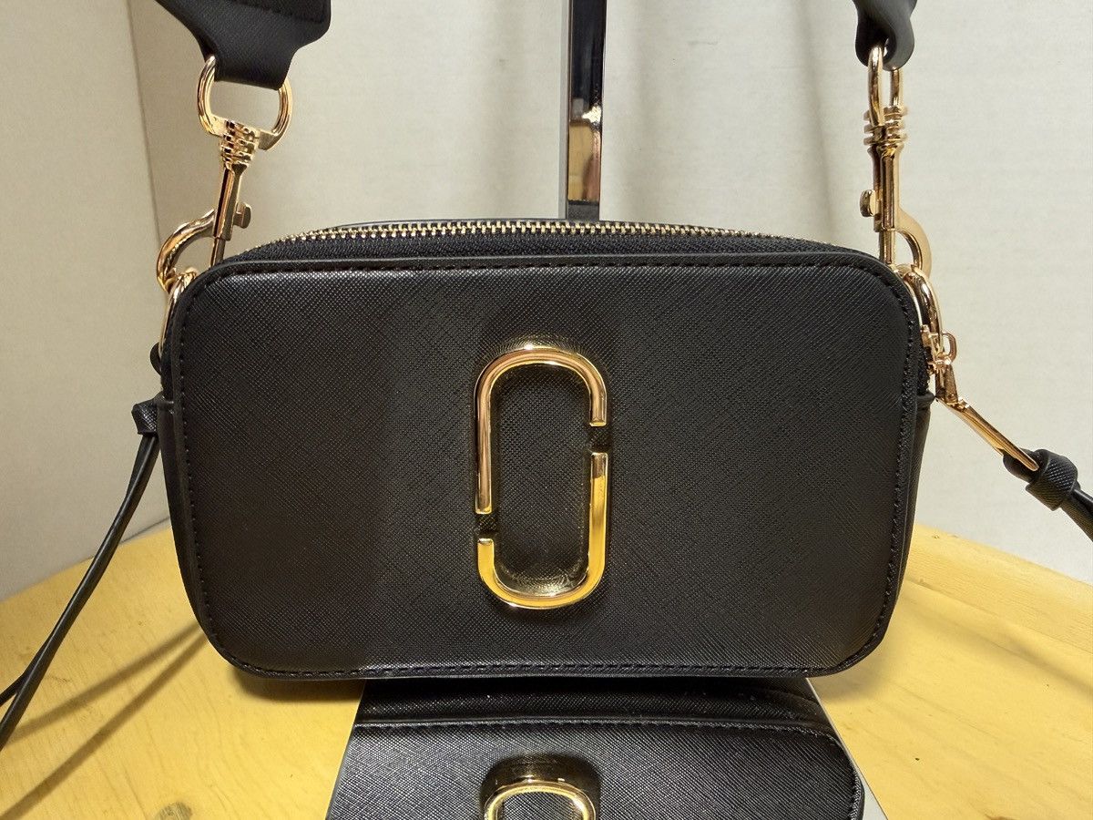 Marc Jacobs Marc Jacobs Black Saffiano Leather Snapshot Camera Bag Size ONE SIZE - 2 Thumbnail