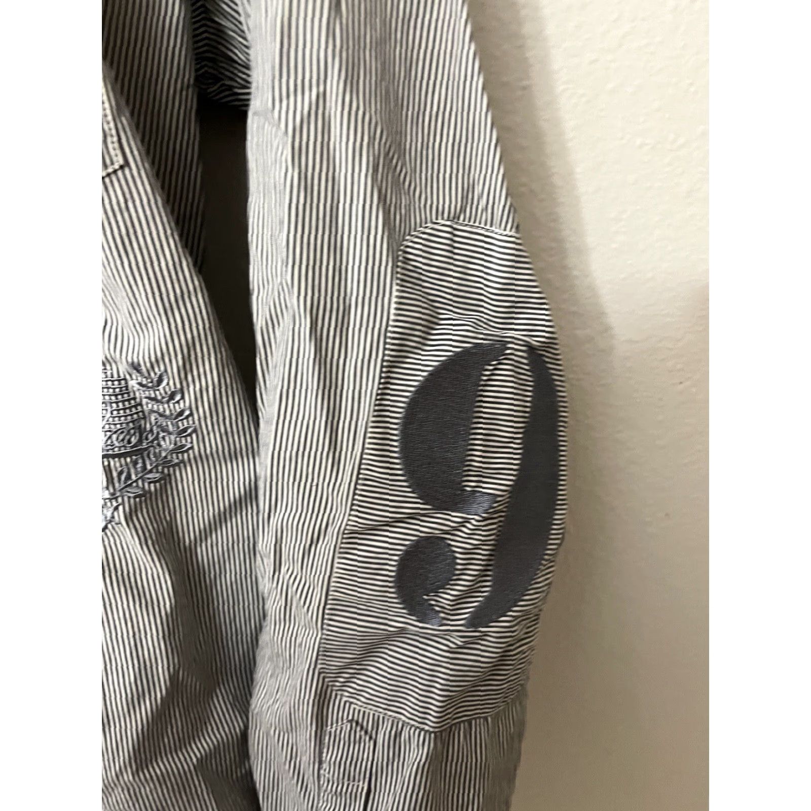 Vintage VINTAGE Boss Gray Striped Shirt Size L Mens Long Sleeve Spread Collar Embroidered Logo Size US L / EU 52-54 / 3 - 4 Thumbnail