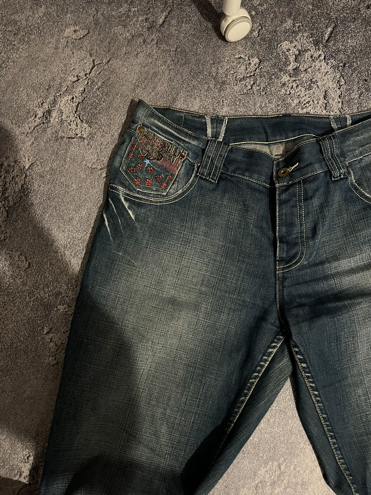 Vintage Vintage Embroidered Jeans Faded / Underground Slim Fit Swag Size US 35 - 6 Thumbnail