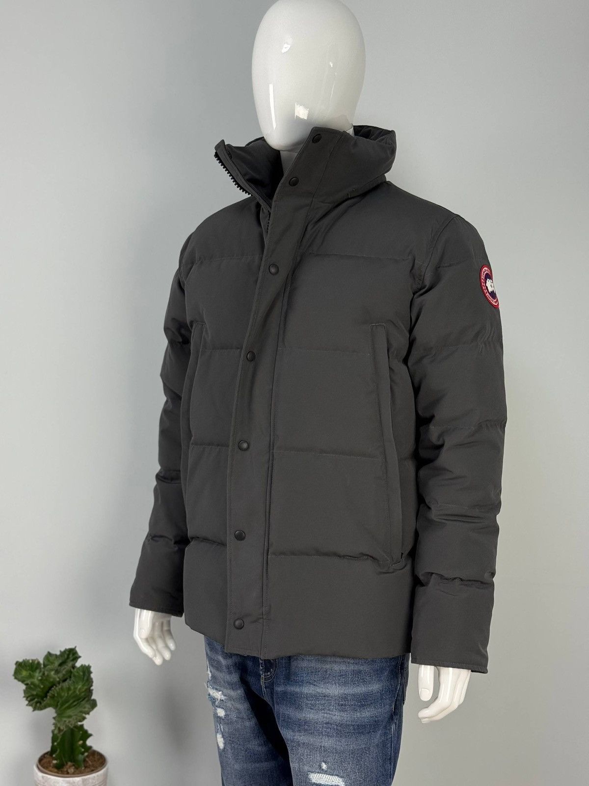 Canada Goose Canada Goose MacMillan Parka Graphite Size L Size US L / EU 52-54 / 3 - 3 Thumbnail