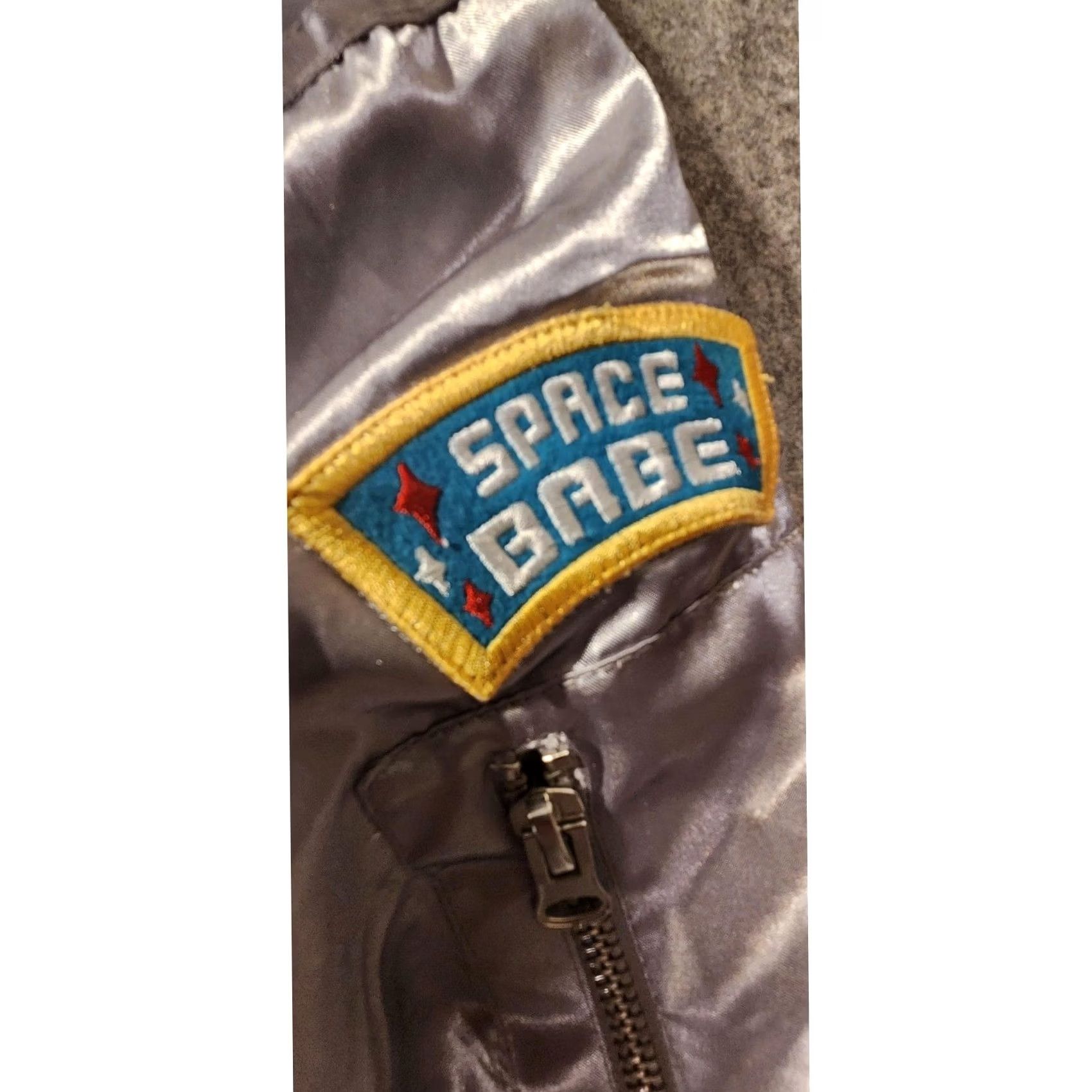 Forever 21 VINTAGE Forever 21 Bomber Jacket Womens Large Silver Space Babe Rocket Shirt Size L / US 10 / IT 46 - 2 Thumbnail