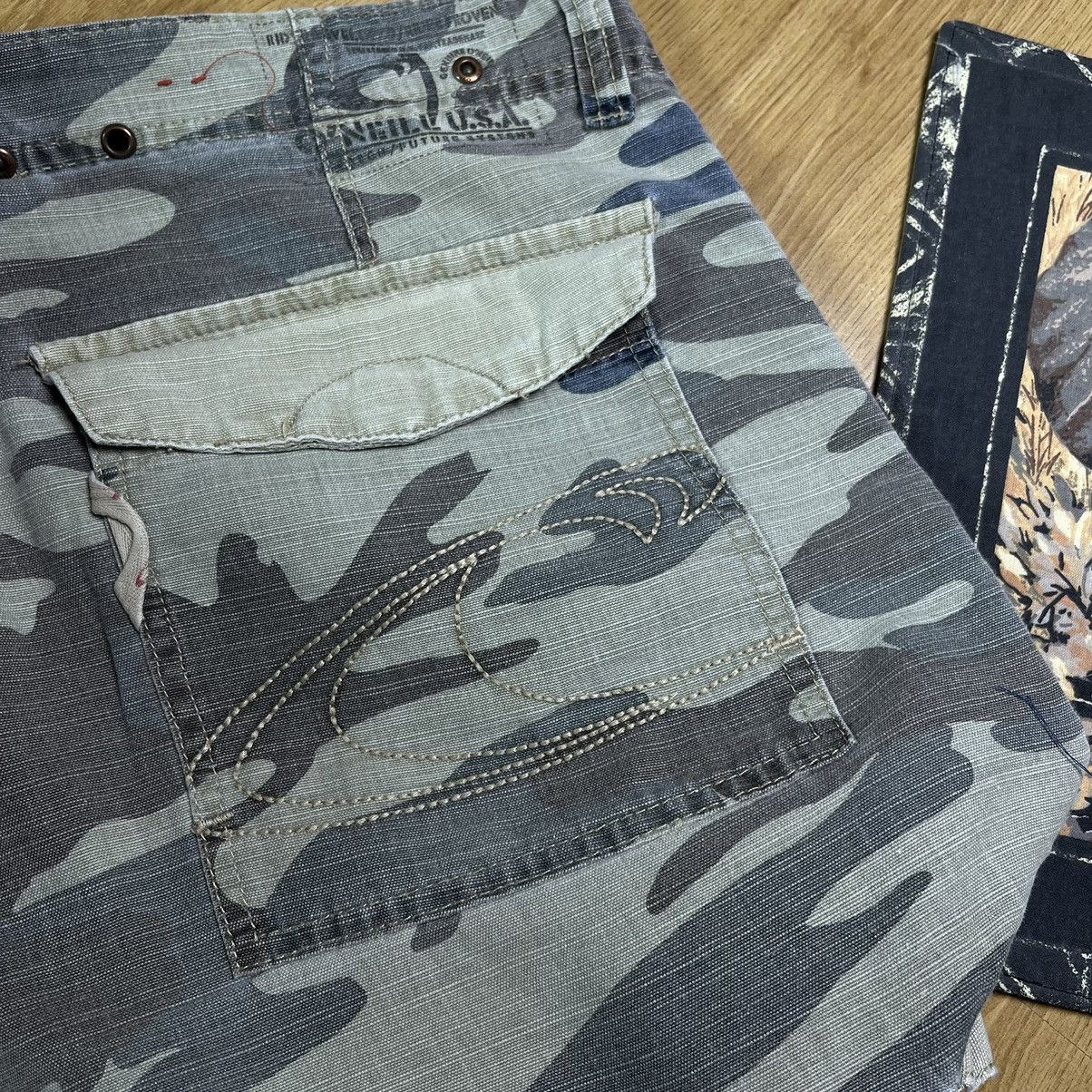 O'Neill × Vintage Oneill Vintage cargo Camo walk short Size 34 Size US 36 / EU 52 - 4 Thumbnail