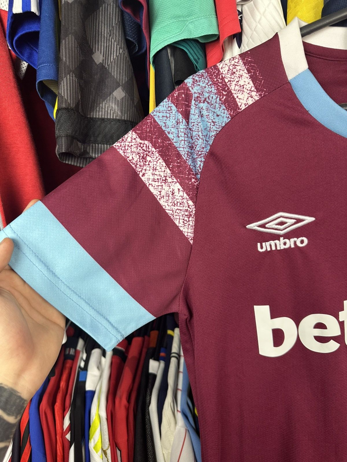 Umbro Umbro West Ham United 2022 2023 Football Jersey Soccer Shirt Size US S / EU 44-46 / 1 - 2 Thumbnail