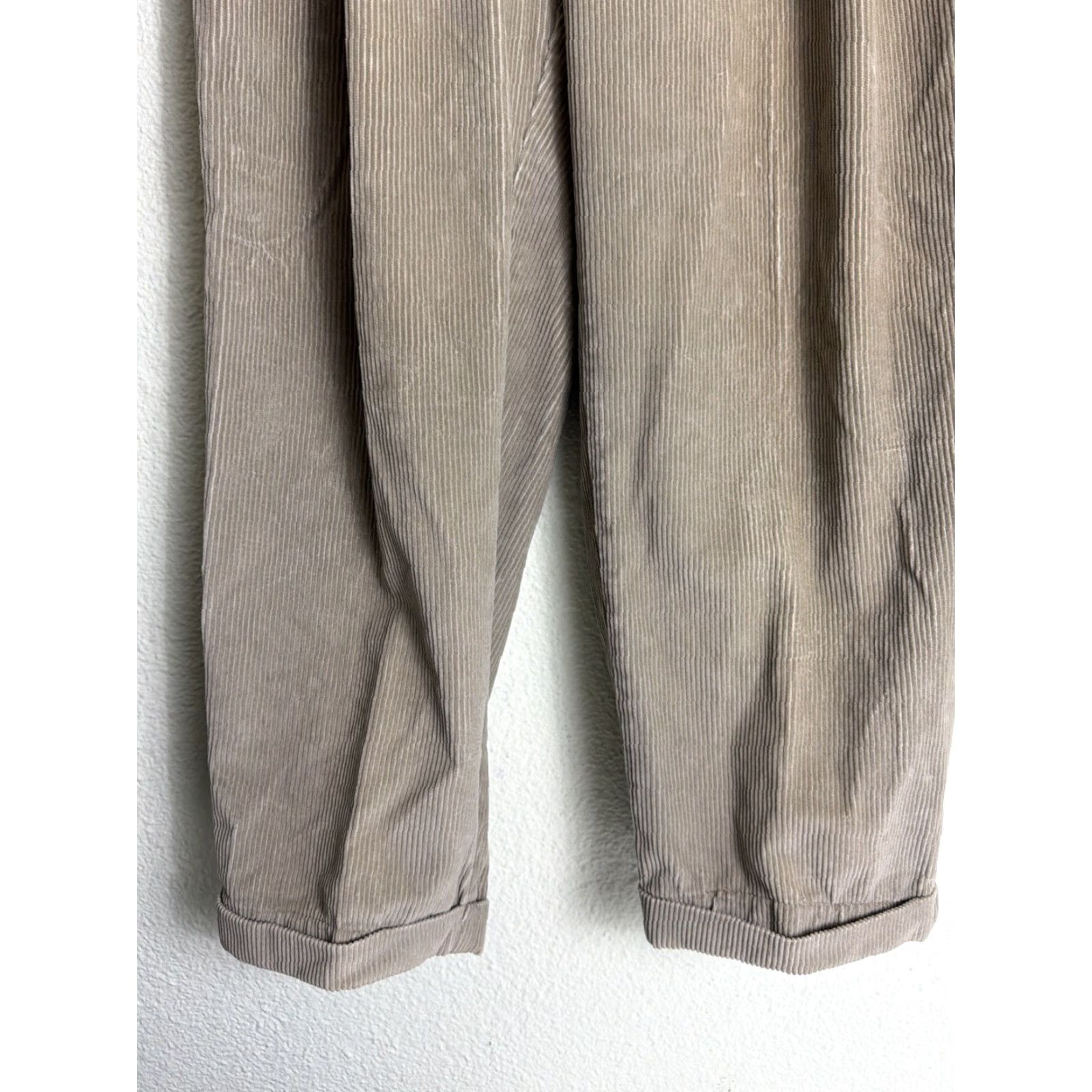 Gap VINTAGE Gap Easy Fit Corduroy Pants Mens 32 34 29 Beige Tan 90s Grunge Cuffed Straight Pockets 5-Pocket Chino Size US 34 / EU 50 - 3 Thumbnail