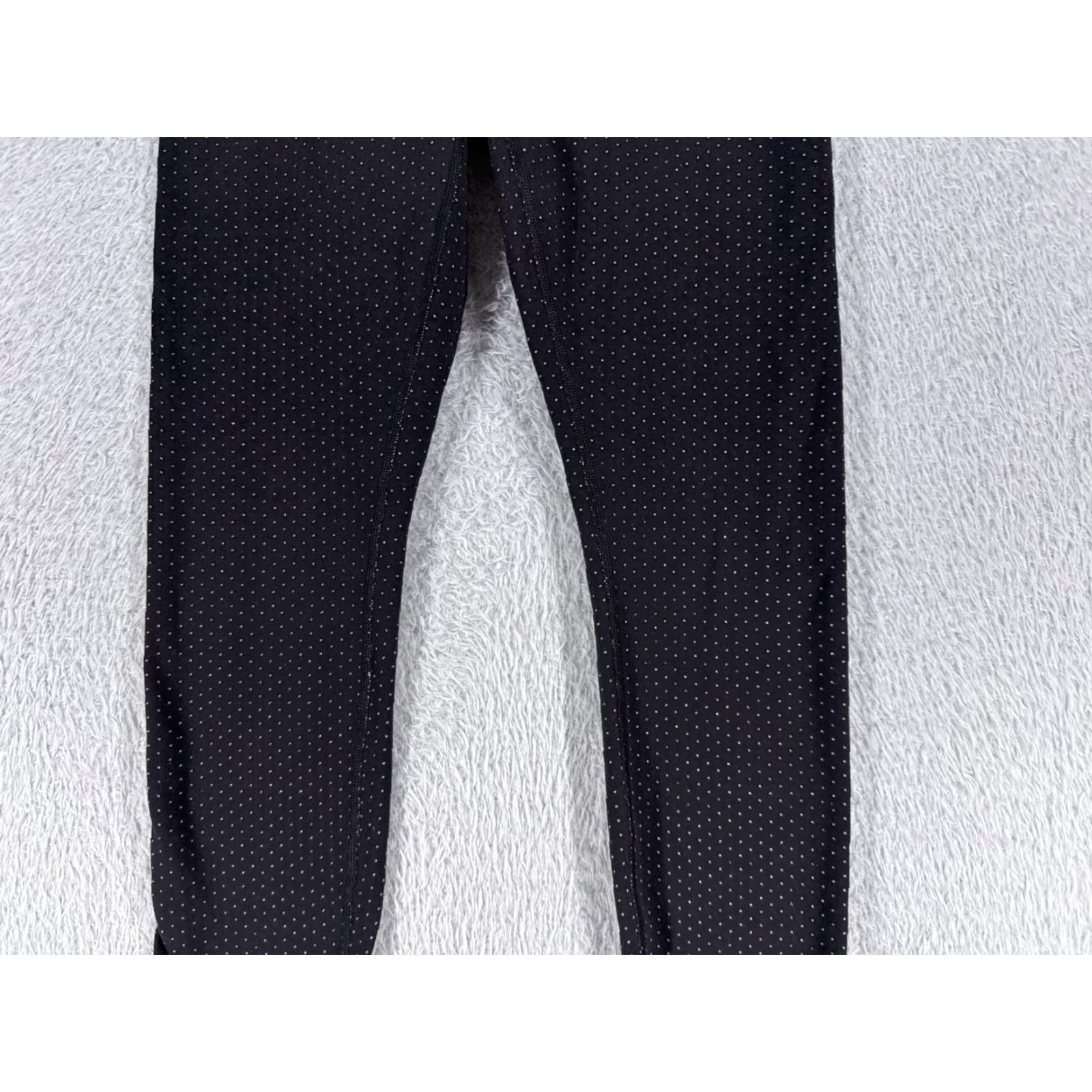 Lululemon Lululemon Wunder Under Pants Womens 4 Black Polka Dot Crop 25" Yoga Gym Casual Size 27" / US 4 / IT 40 - 3 Thumbnail