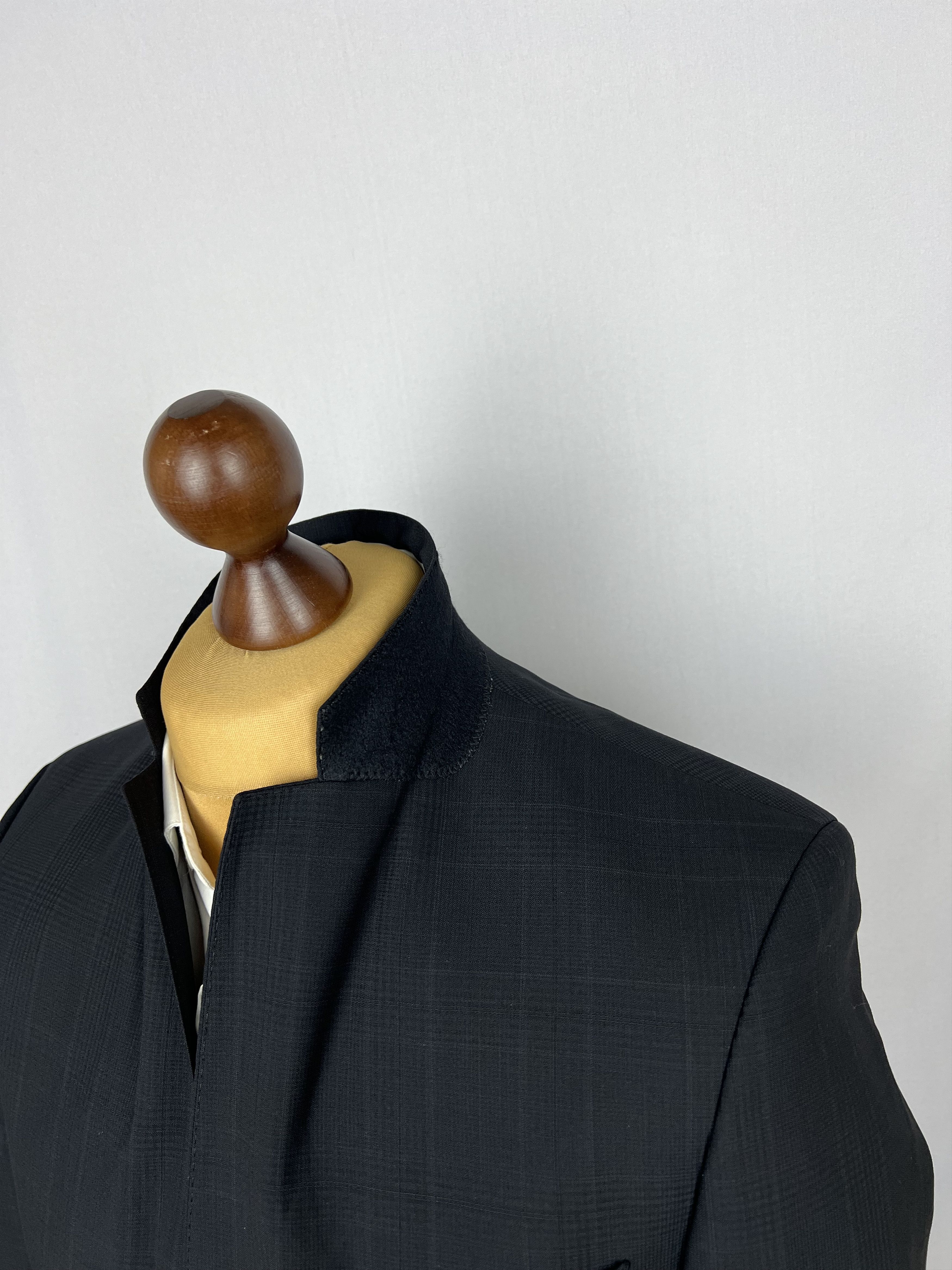 Hugo Boss Dark-Gray Plaid 100% Wool 2 Piece Modern Suit Regular Size 36R - 6 Thumbnail