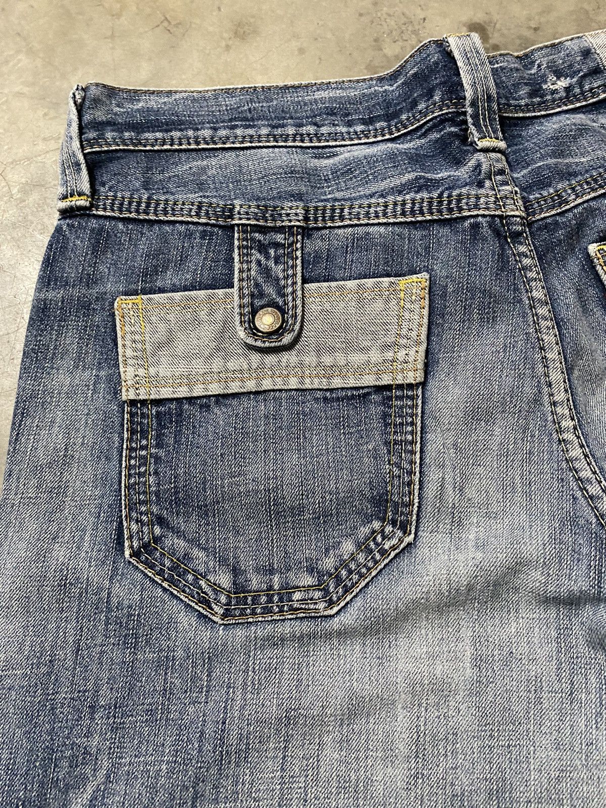 Levi's × Vintage Vintage Levi’s Washed Blue Distressed Grunge Low Rise Jeans Size US 32 / EU 48 - 6 Thumbnail