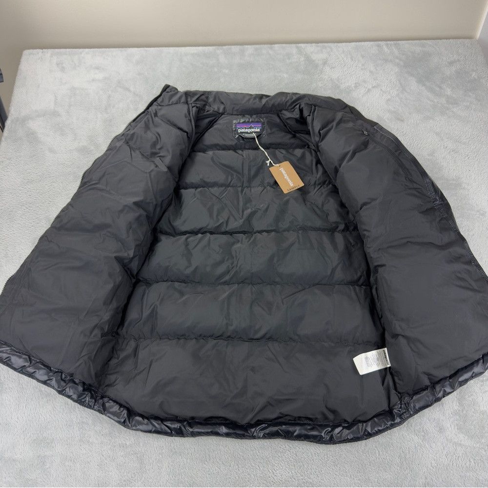 Patagonia NWT Women's Size Small Ravens Rocks Puffer Jacket