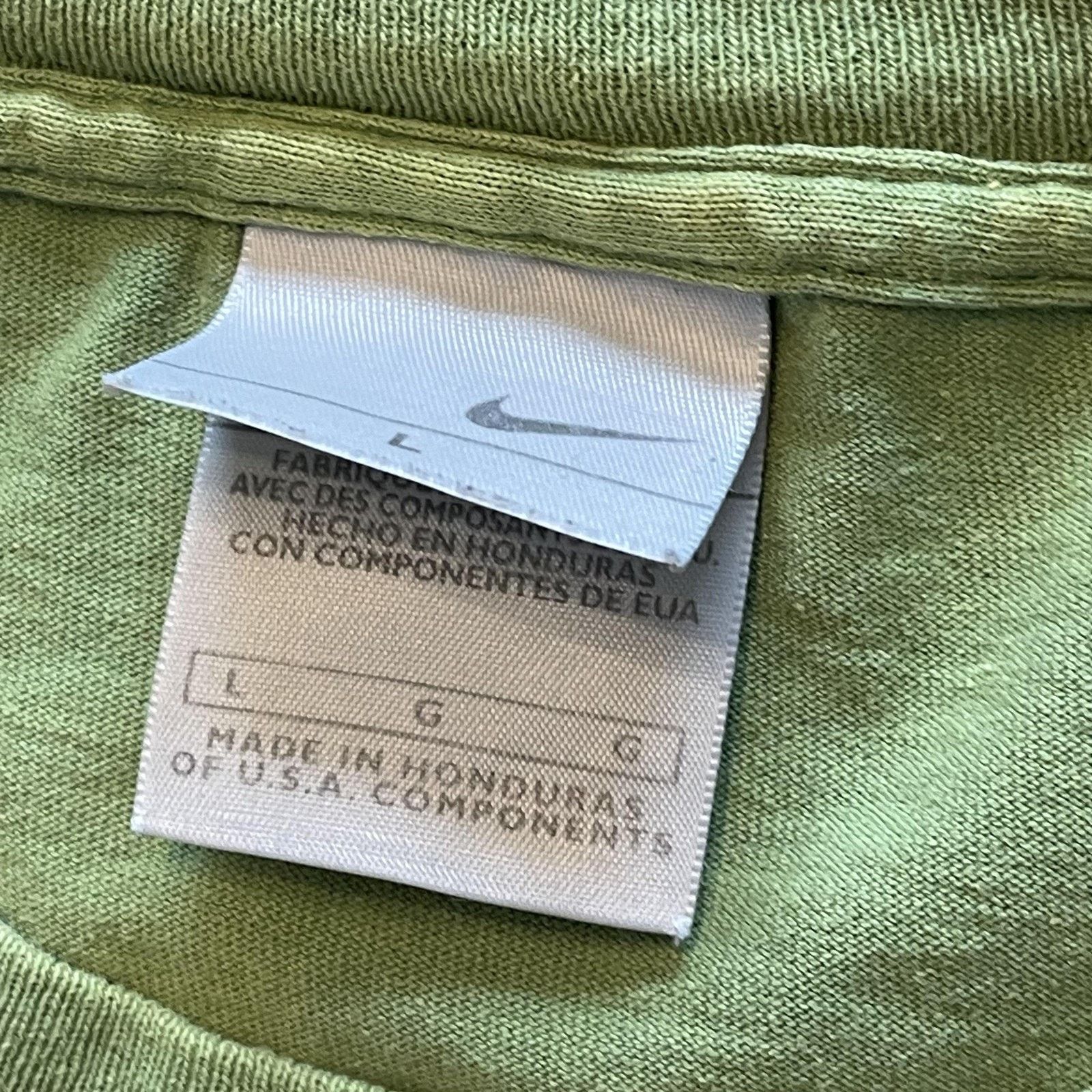 Nike Nike Athletics Shirt Mens Large Green Sports Graphic Tee Size US L / EU 52-54 / 3 - 8 Thumbnail