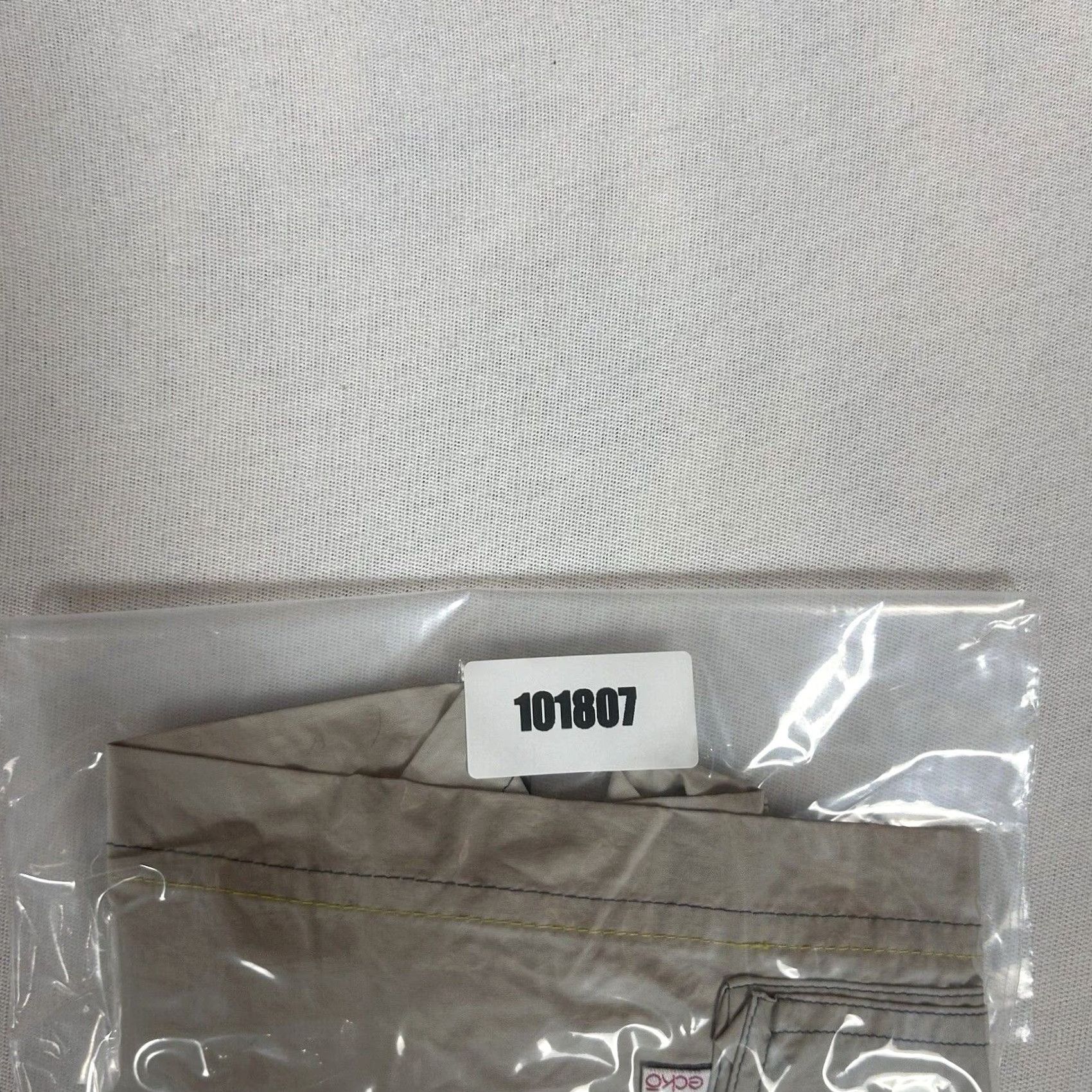 Vintage Ecko Red Ecko UNLTD Junior Womens Khaki Brown Utility Shorts Size 9 Casual Chino Size 30" / US 8 / IT 44 - 8 Thumbnail