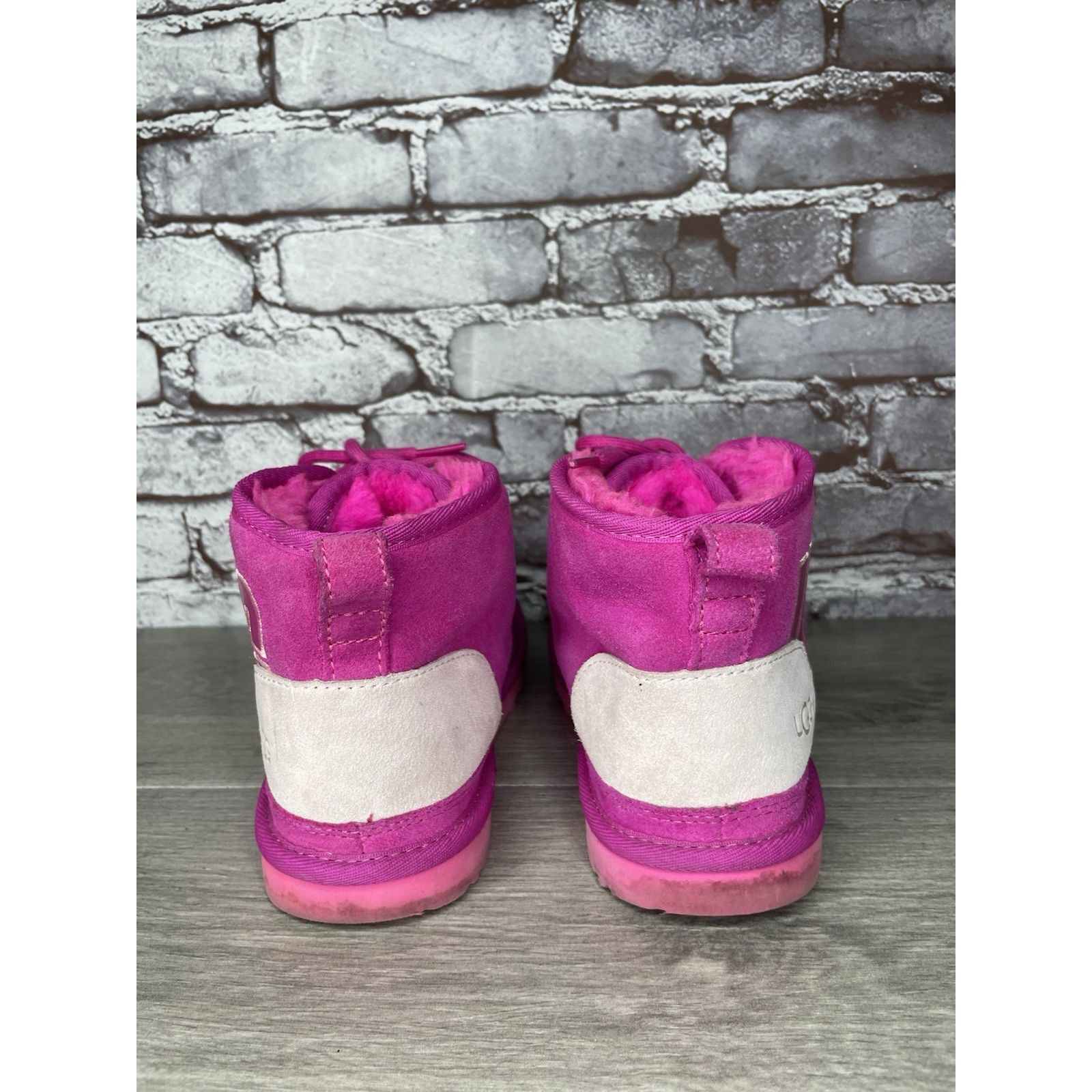 Ugg UGG PINK 🎀 Neumel Graphic Outline Authentic Fur Boots Kids Size US 6 / IT 36 - 4 Thumbnail