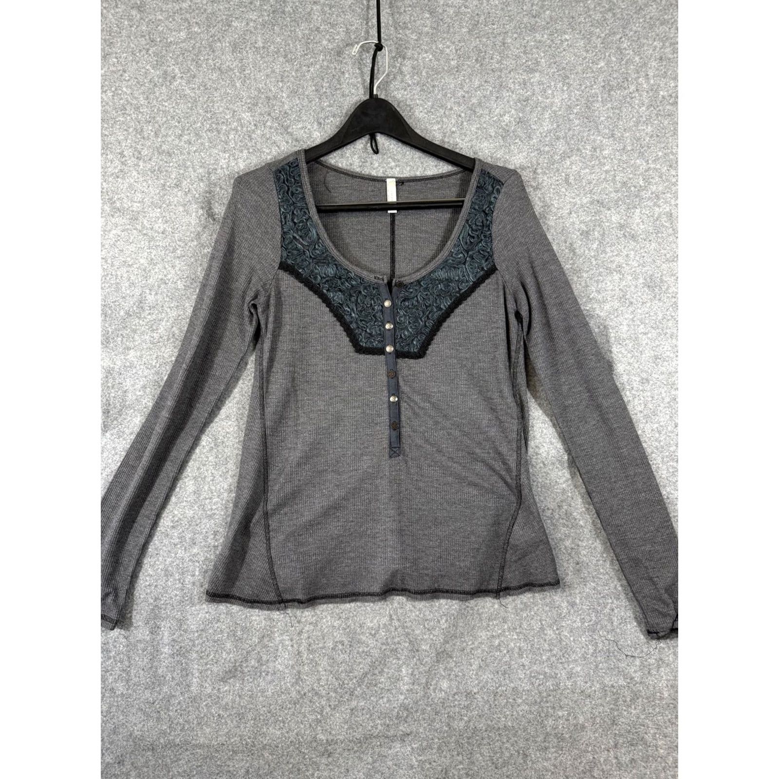 Free People Free People Thermal Top Womens M Gray Henley Neck Ribbon Details Long Sleeve Button Front Blouse Size M / US 6-8 / IT 42-44 - 3 Thumbnail