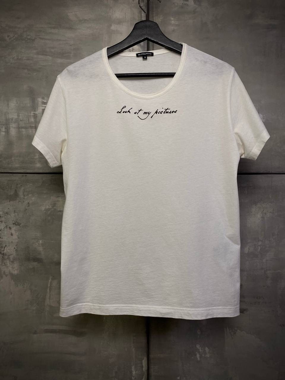 Look at my pictures t-shirt M