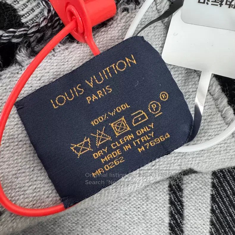 Louis Vuitton Louis Vuitton Old-print black and grey reversible wool sca Size ONE SIZE - 4 Thumbnail