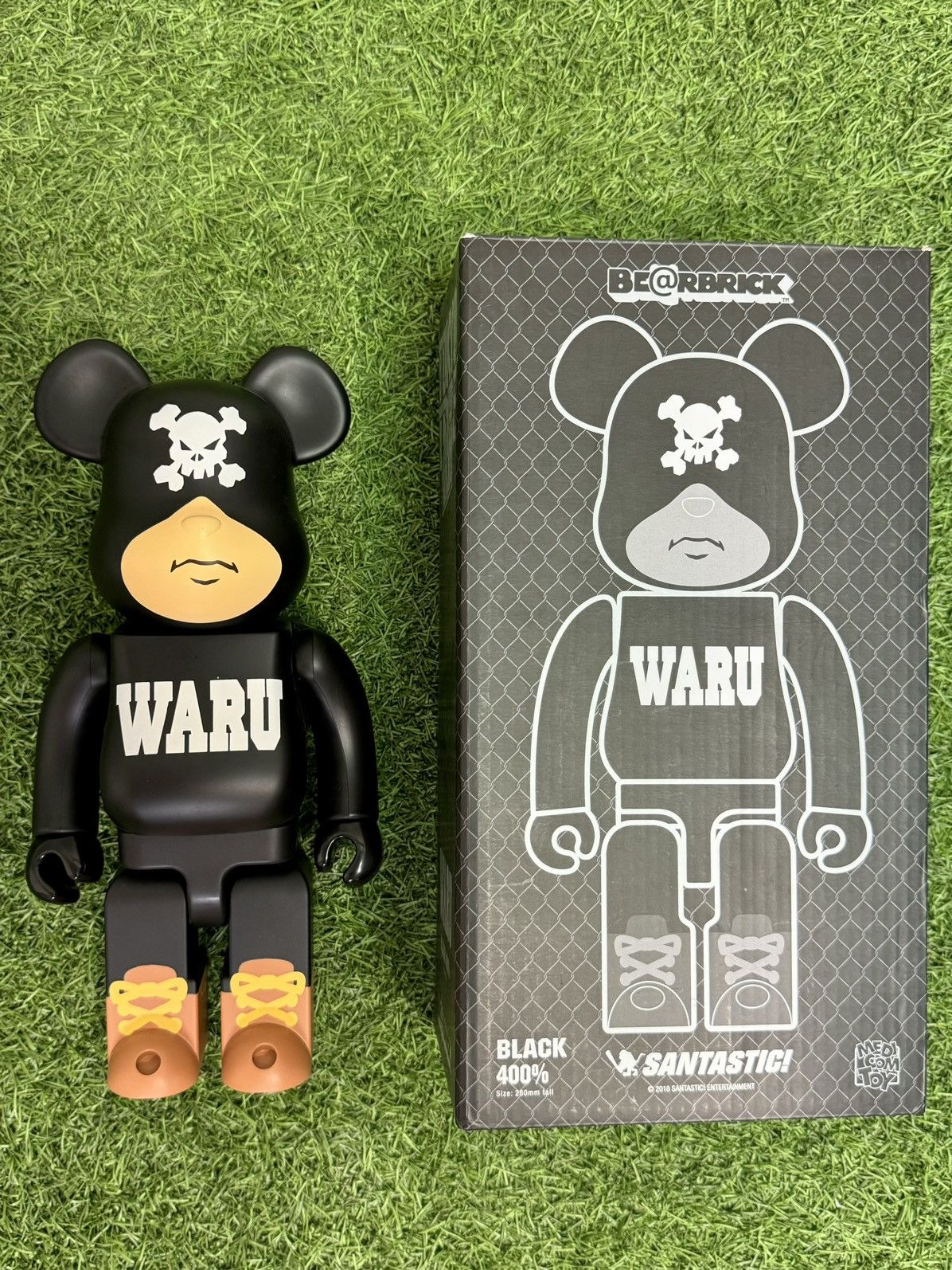Medicom Toy Medicom Bearbrick Tokyo Tribe Waru Black 400% Size ONE SIZE - 1 Thumbnail
