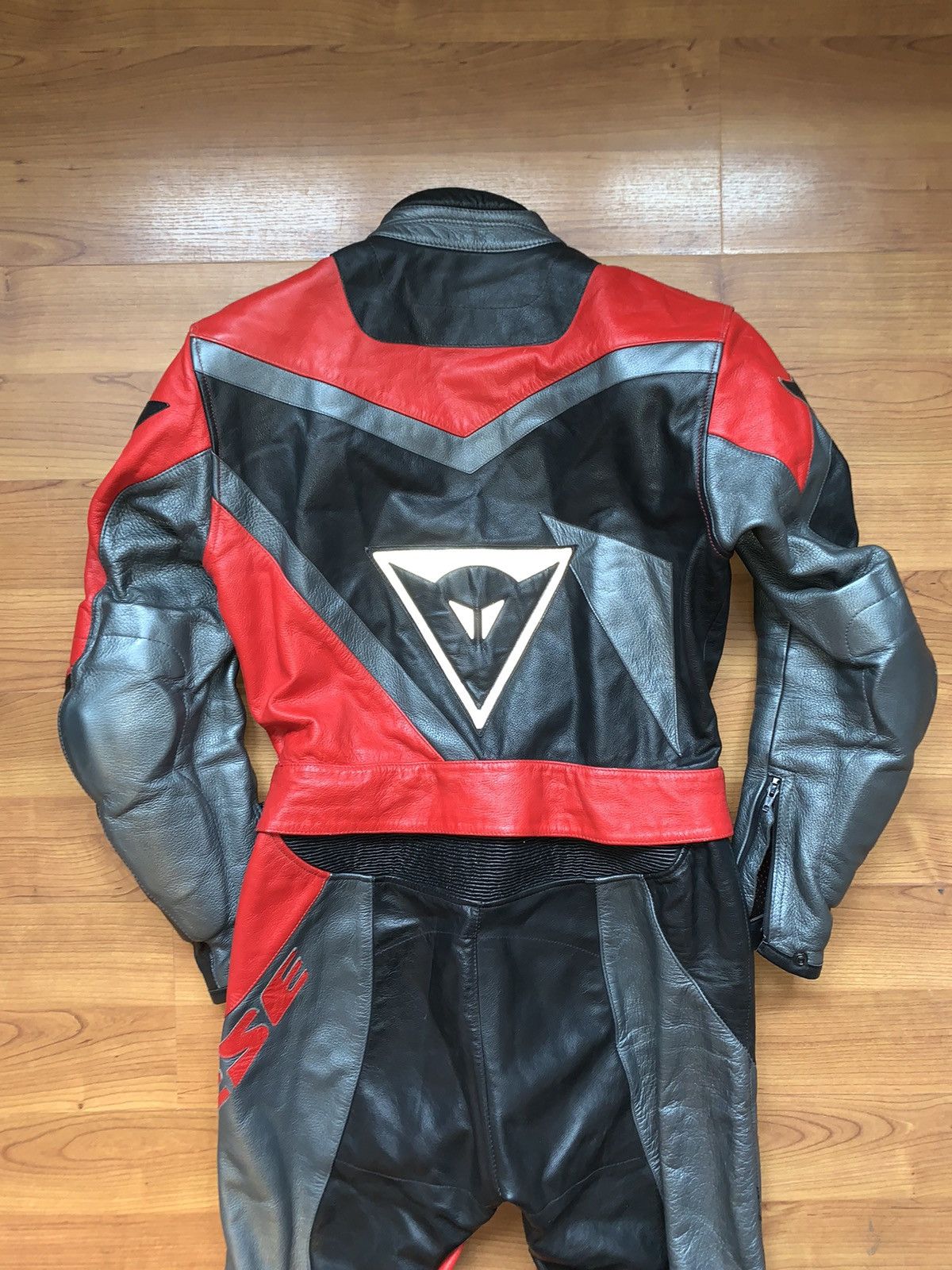 Dainese Vintage Dainese T3 Leather Suit Racing Moto size 48 Size US M / EU 48-50 / 2 - 5 Thumbnail