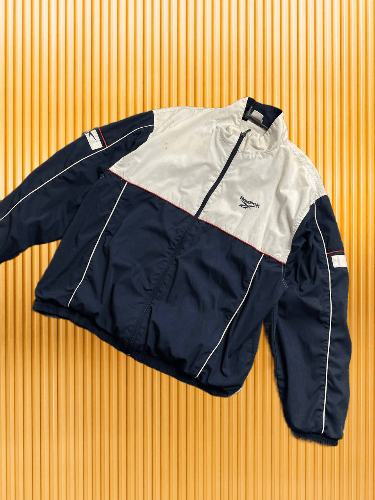 Reebok × Vintage Vintage 90s Reebok Lightweight Windbreaker Size US L / EU 52-54 / 3 - 1 Thumbnail