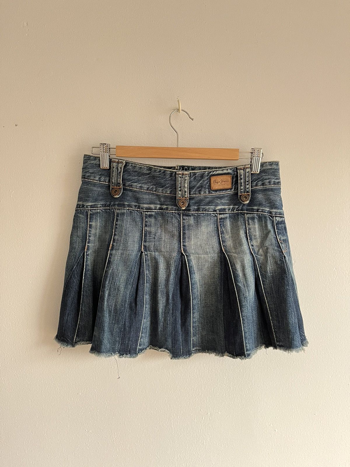 Pepe Jeans × Vintage Vintage PEPE Jeans Distressed Denim Pleated Mini Skirt Size 32" / US 10 / IT 46 - 4 Thumbnail