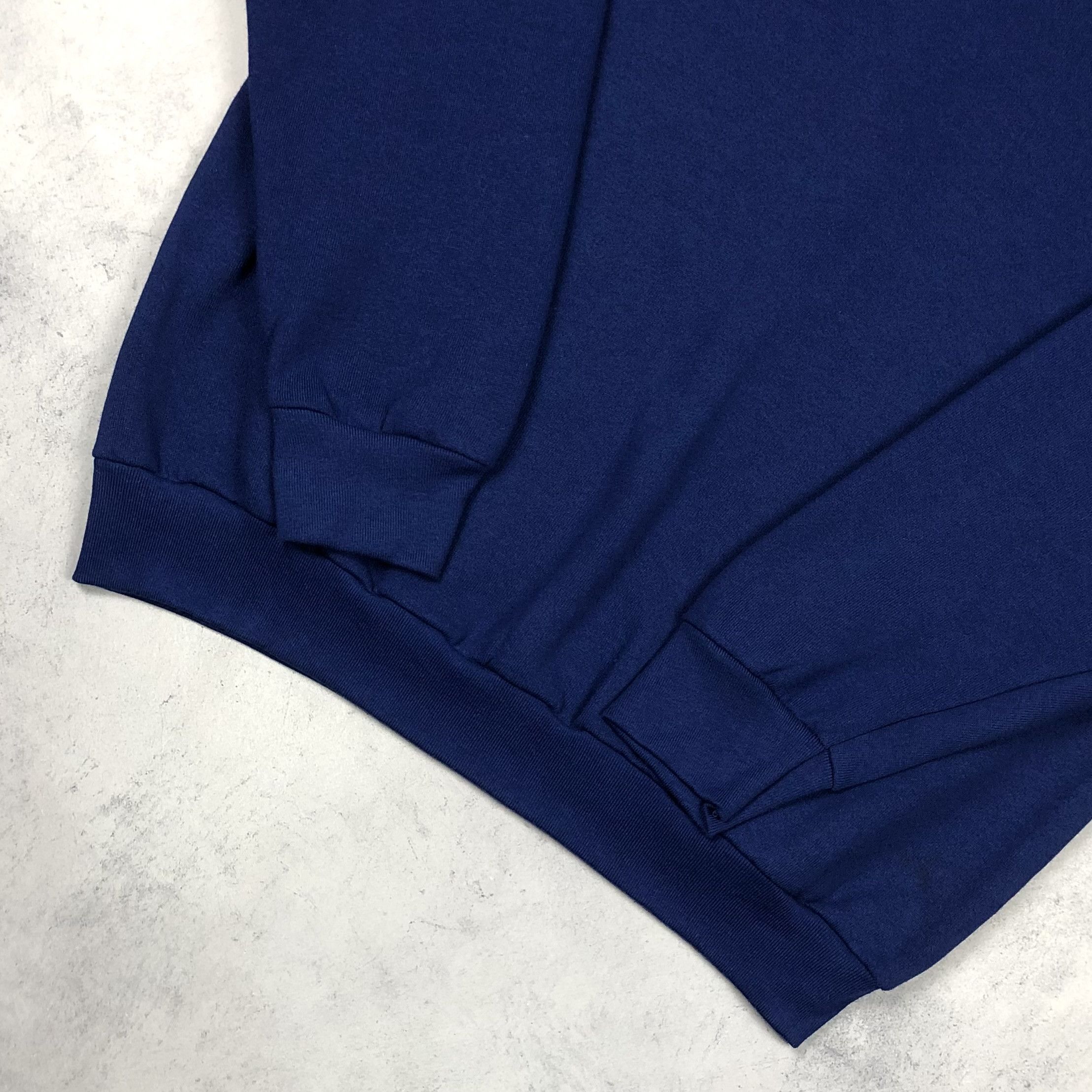 Fruit Of The Loom Vintage 90s Fruit of the Loom Sweatshirt Size US XL / EU 56 / 4 - 6 Thumbnail