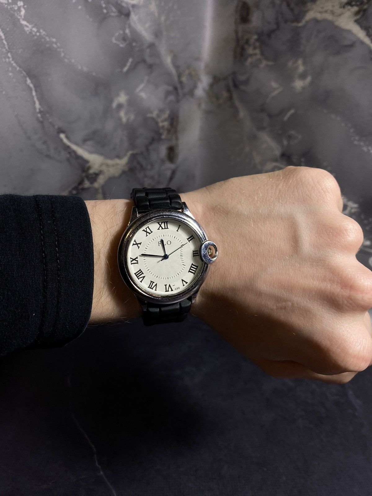 Vintage Classic Wristwatch with Roman Numerals, Japanese Brand Size ONE SIZE - 5 Thumbnail
