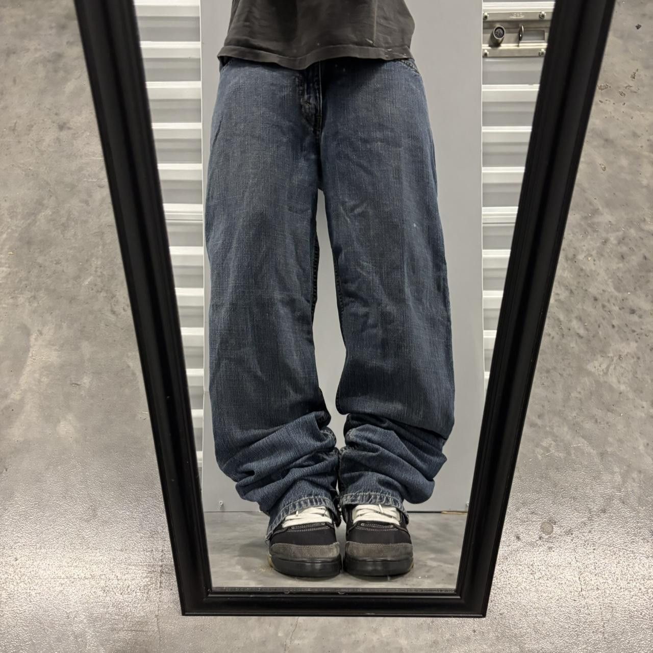 Levi's × Vintage Crazy Vintage Y2K/2000s Grunge Dark Wash Levi’s Denim Jeans! Size US 32 / EU 48 - 1 Thumbnail