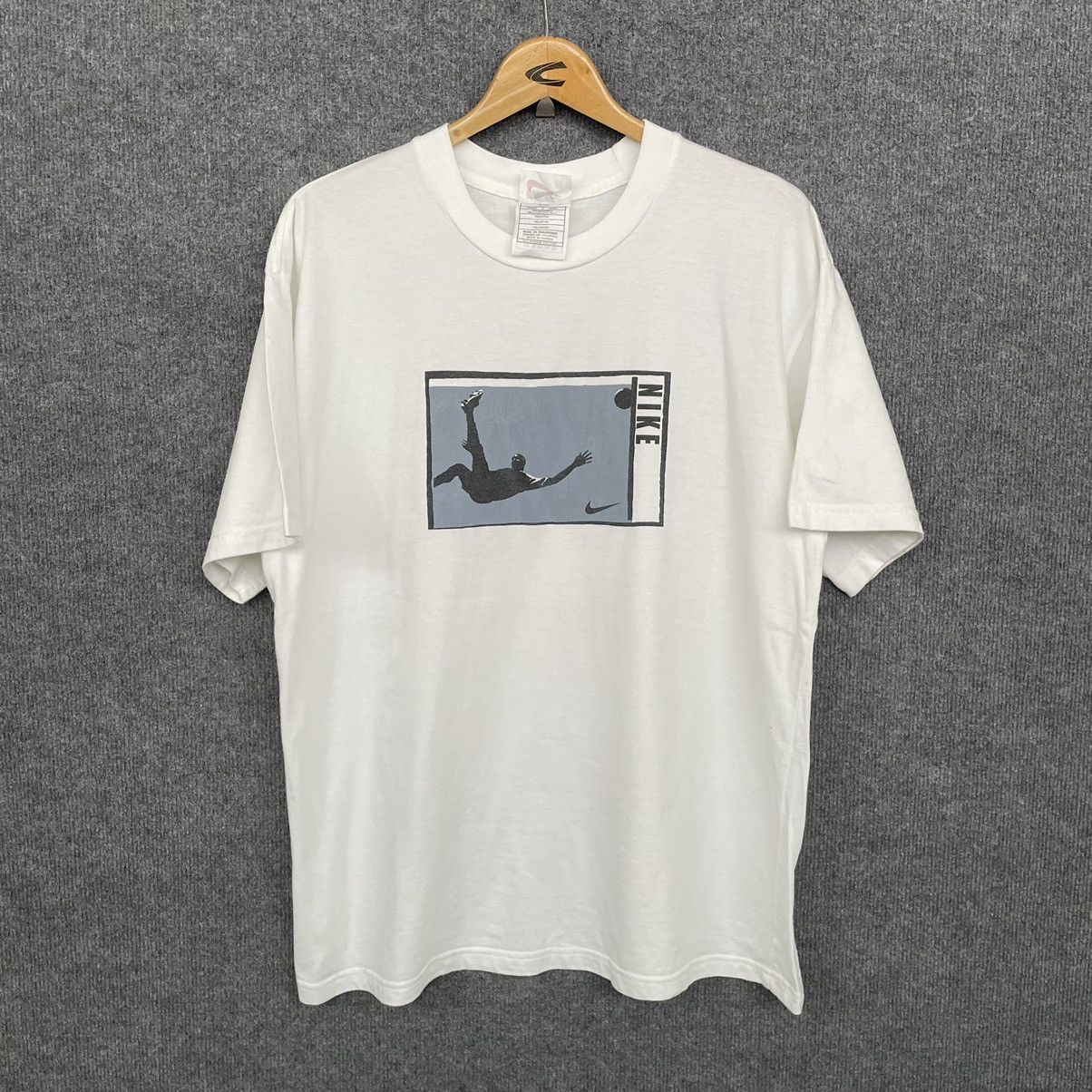 Nike × Vintage Vintage 1990s Nike Football T Shirt Size US L / EU 52-54 / 3 - 1 Thumbnail