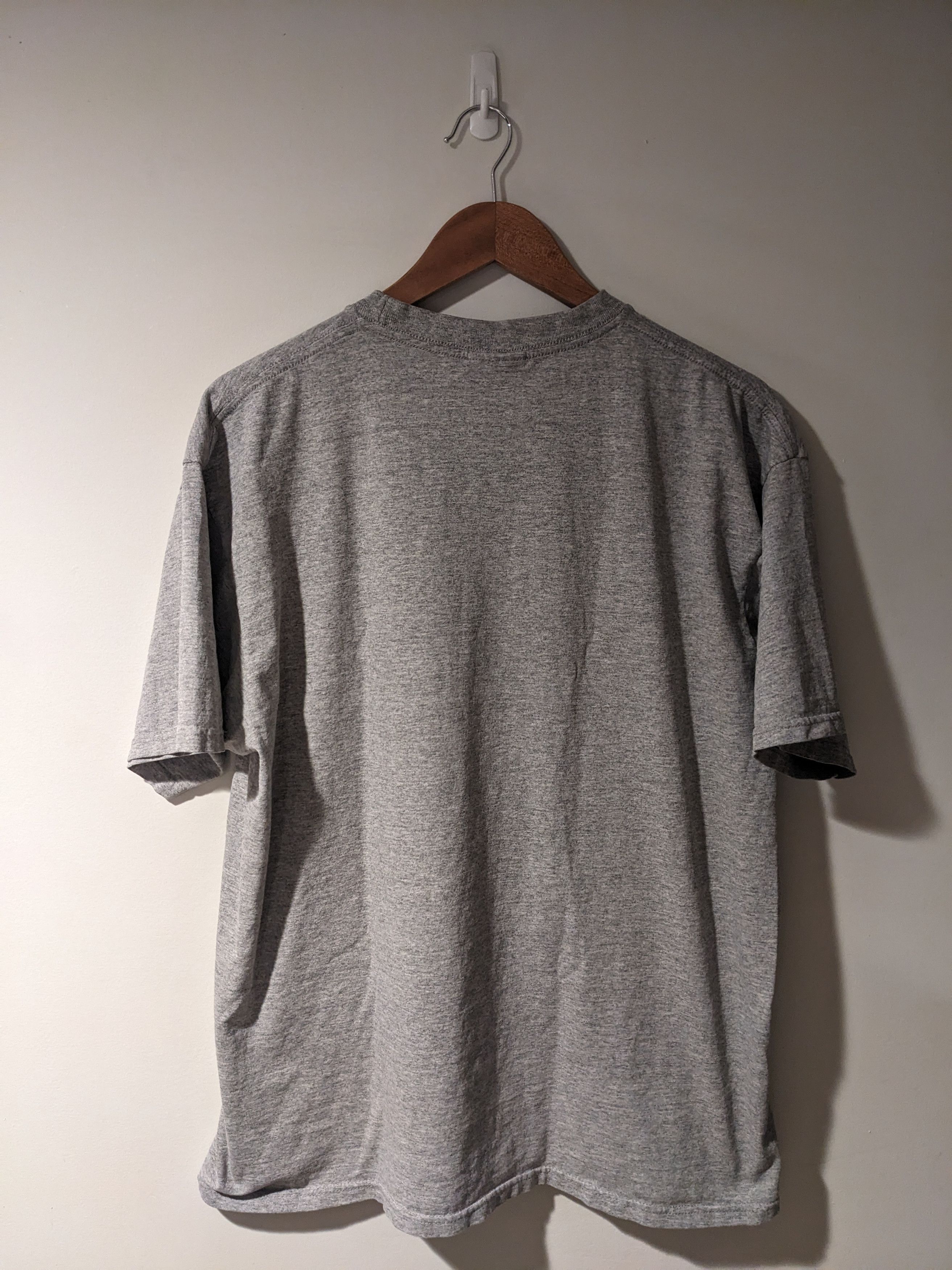 Nike × Vintage Vintage Y2K Nike Spell Out Logo Gray Large T-Shirt Size US L / EU 52-54 / 3 - 4 Thumbnail