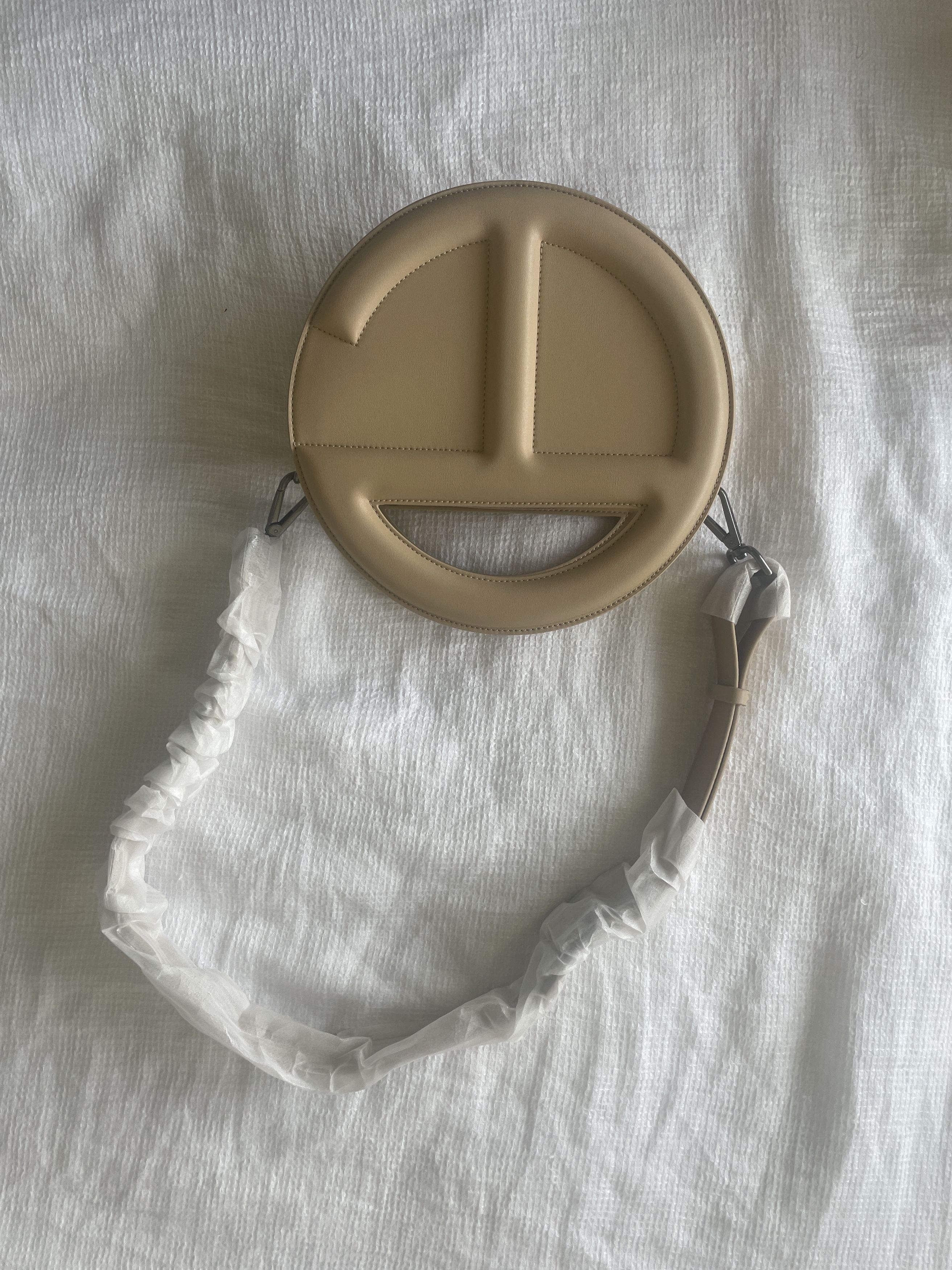 Telfar RARE Round Telfar Circle Bag in Cream Size ONE SIZE - 4 Thumbnail