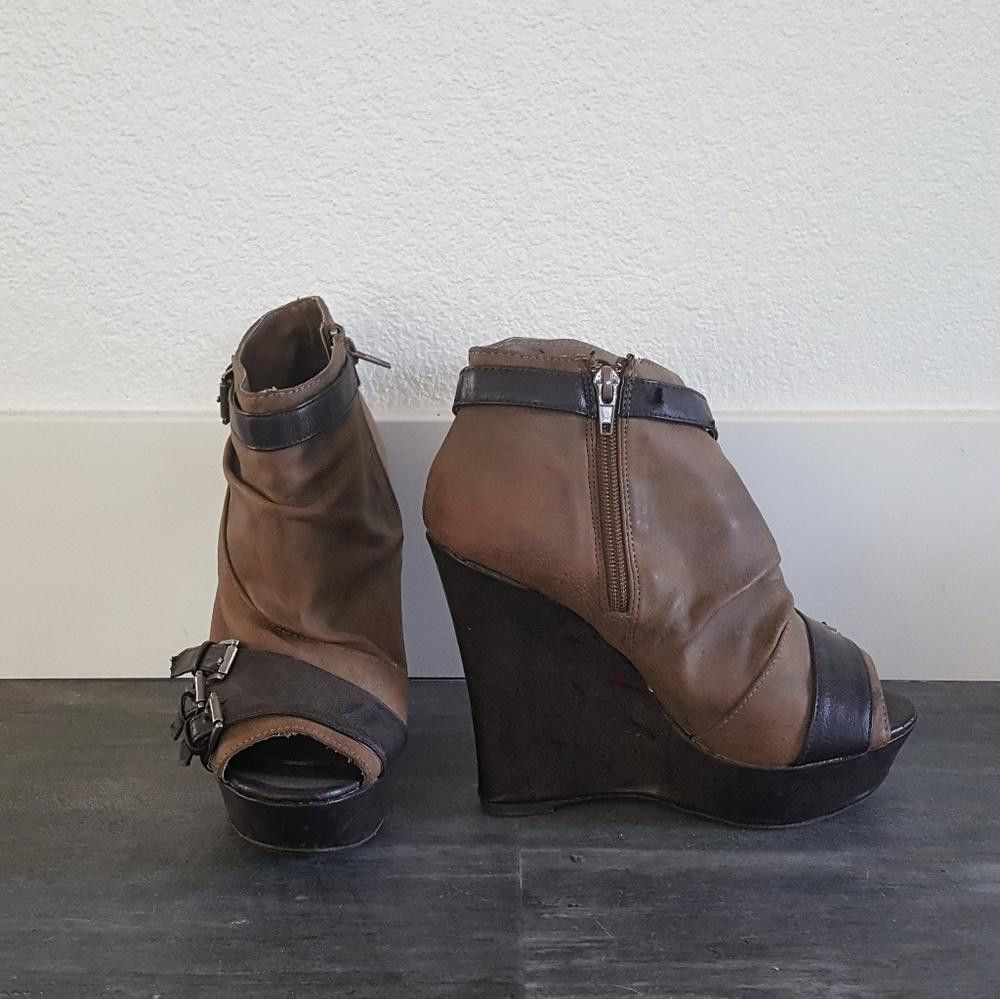 Designer Chocolate Buckle Detailed Booties Size US 7 / IT 37 - 3 Thumbnail