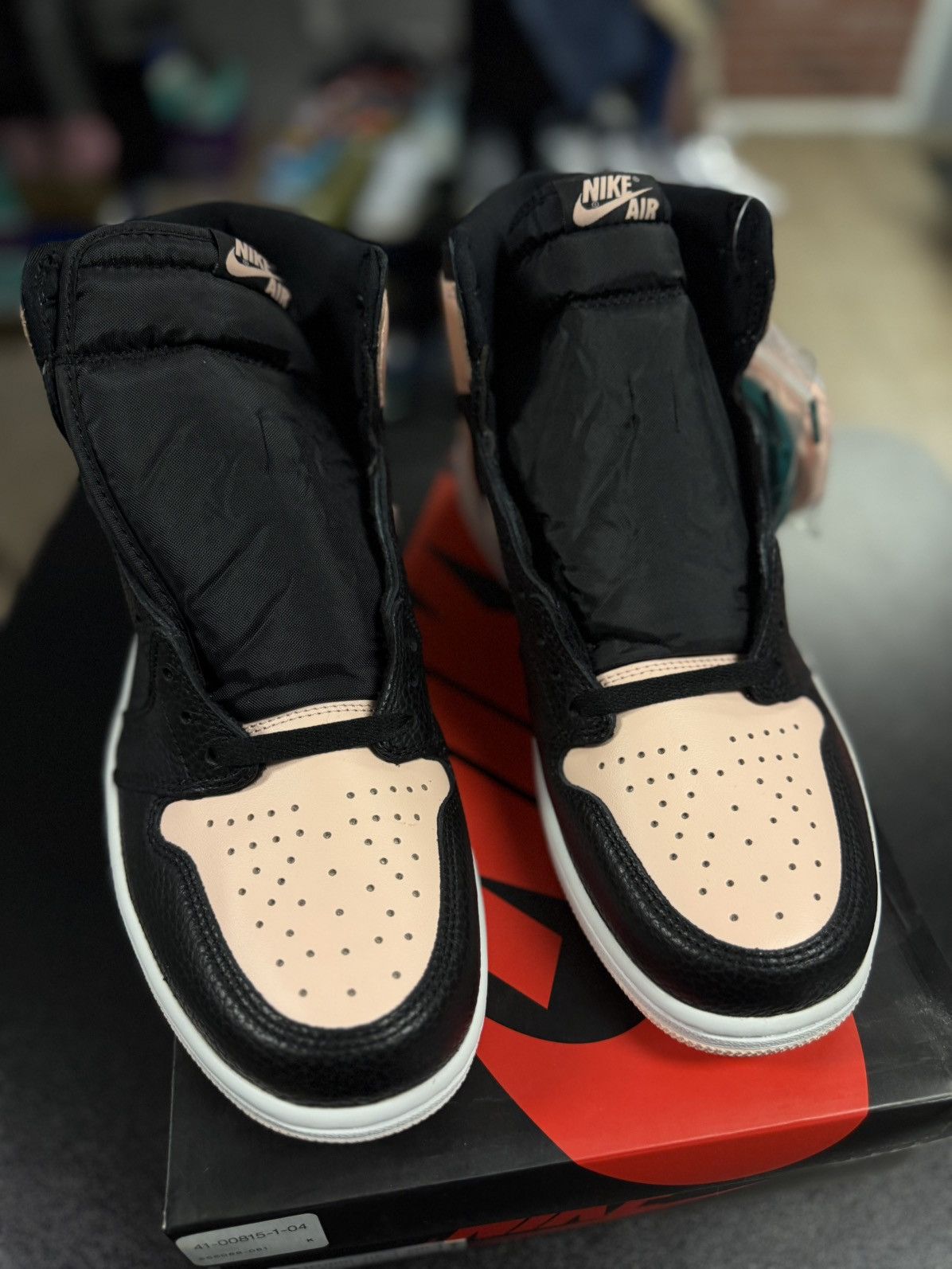 Jordan Brand × Nike Jordan 1 High OG Black Crimson Tint Size 11.5 New 2019 Size US 11.5 / EU 44-45 - 5 Thumbnail