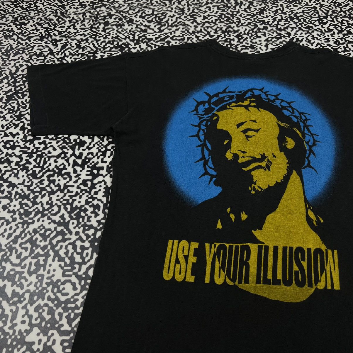 Guns N' Roses Vintage 90s Guns N Roses Axl Rose Use Your Illusion T-shirt Size US XL / EU 56 / 4 - 3 Thumbnail