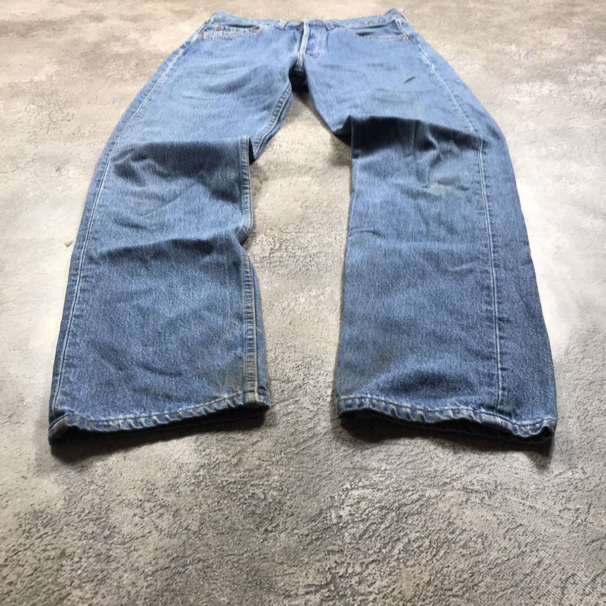 Vintage Vintage 90s Levis Baggy Distressed Thrashed Jeans Grunge 30 Size US 30 / EU 46 - 1 Thumbnail