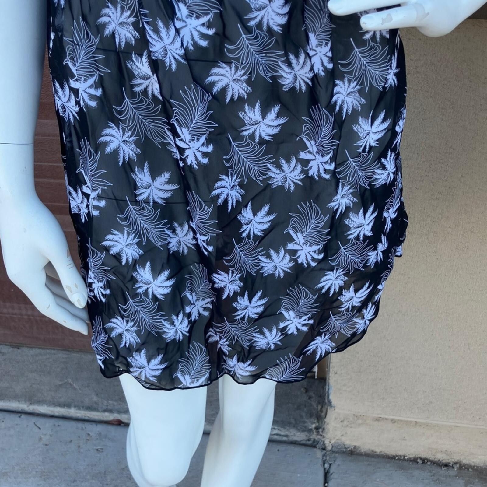 Other NWT Miken Swim Sheer Black & White Floral Swim Coverup Size ONE SIZE - 7 Thumbnail