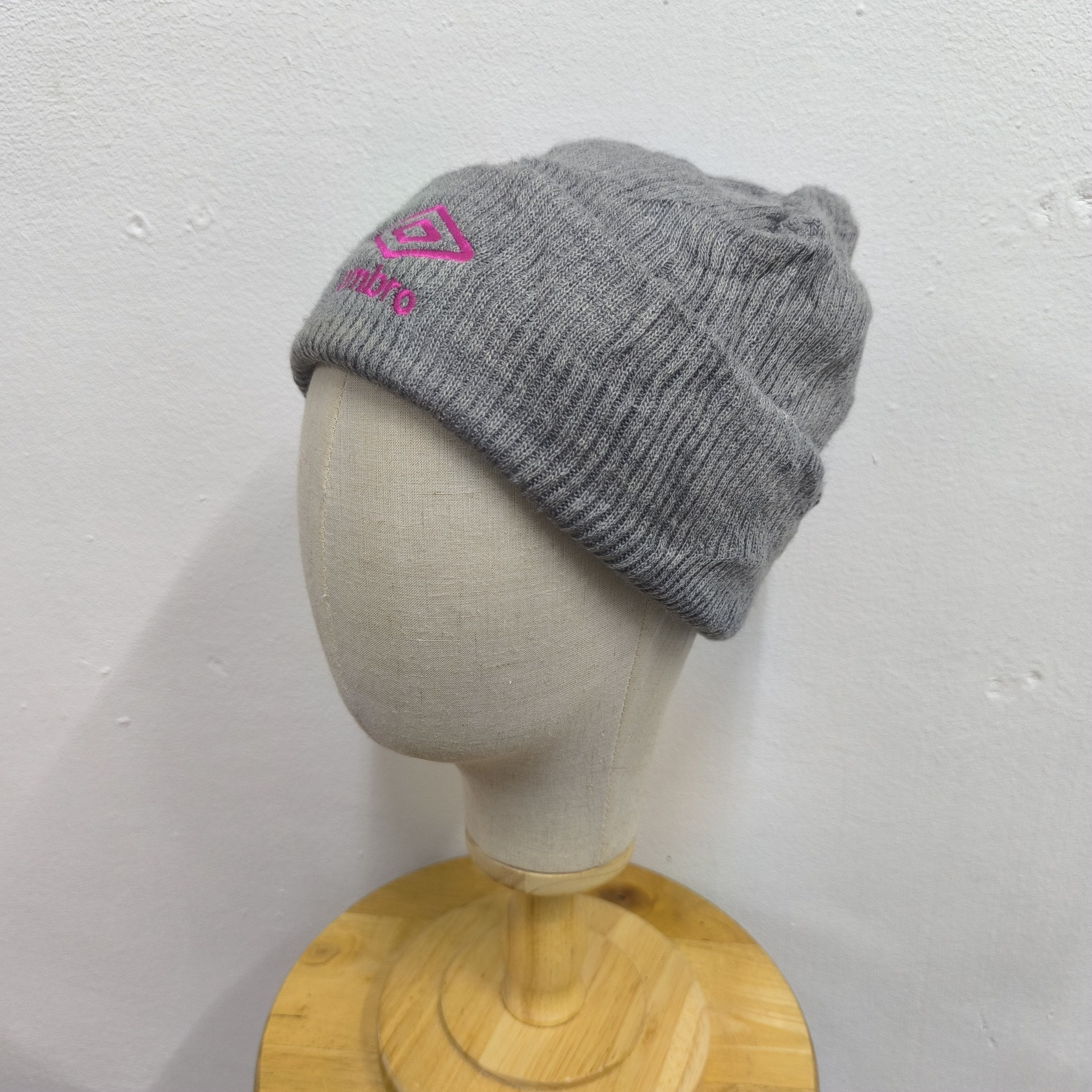 Umbro ✨Umbro iconic logo beanie hat Size ONE SIZE - 2 Thumbnail