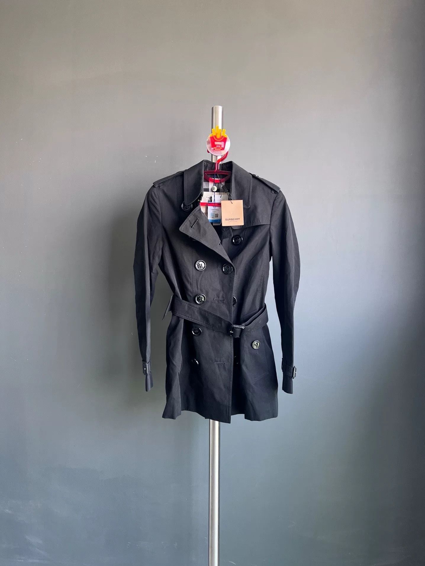 Burberry Burberry Black Trench Coat with Belt Size US XS / EU 42 / 0 - 1 Thumbnail