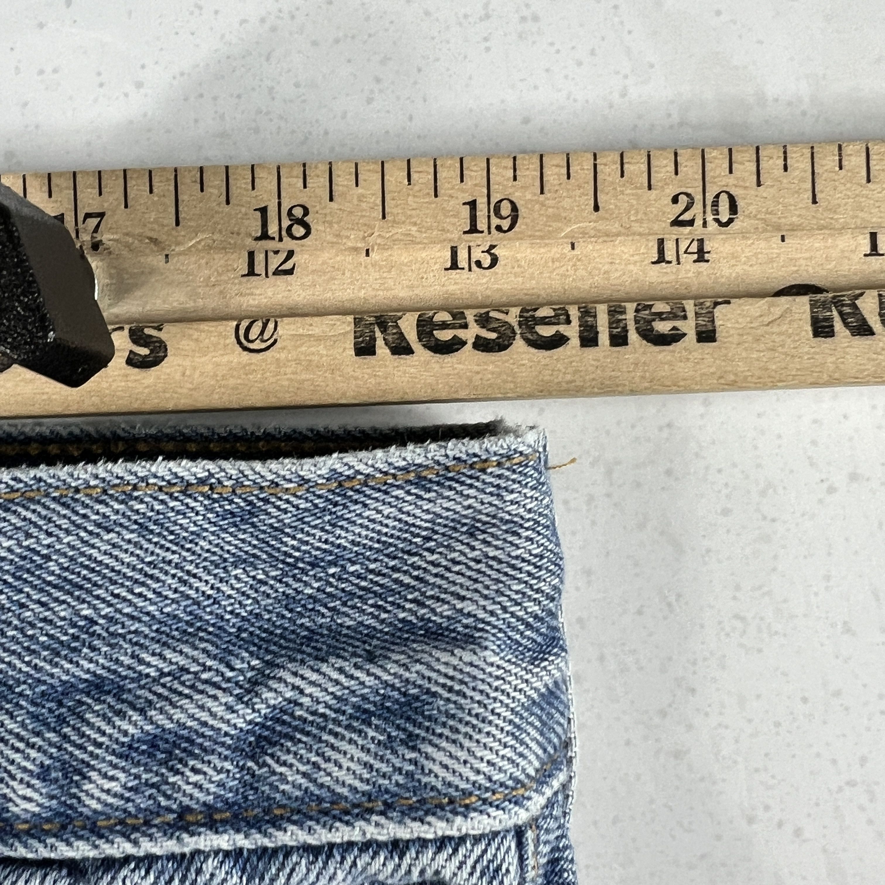 Levi's Y2K Levi's Jeans Shorts 560 Loose Cut Off Cotton Denim Jorts Size US 38 / EU 54 - 19 Thumbnail