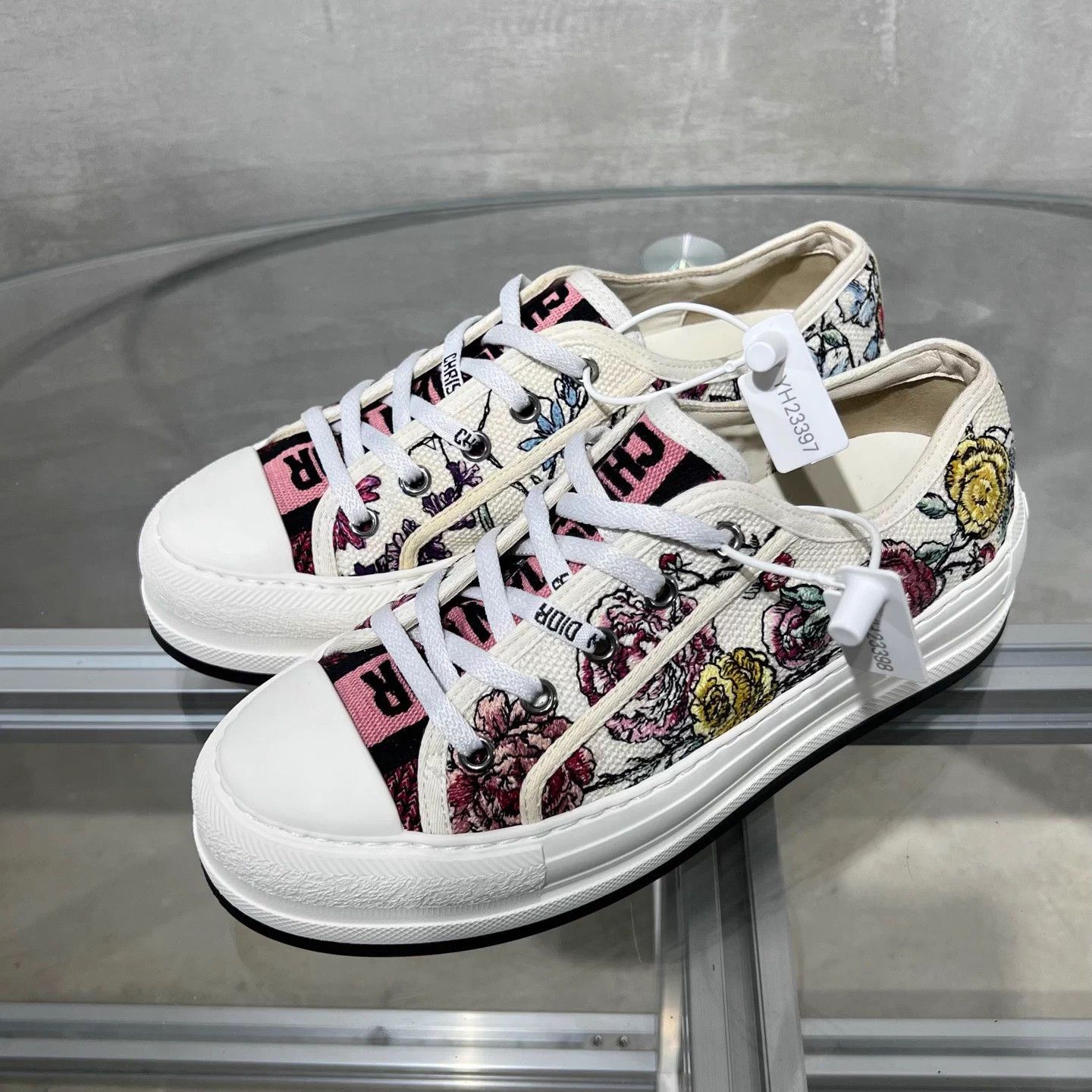 Dior DIOR Walk'n'Dior Embroidered Platform Wmns 37.5 Size US 6.5 / IT 36.5 - 2 Thumbnail