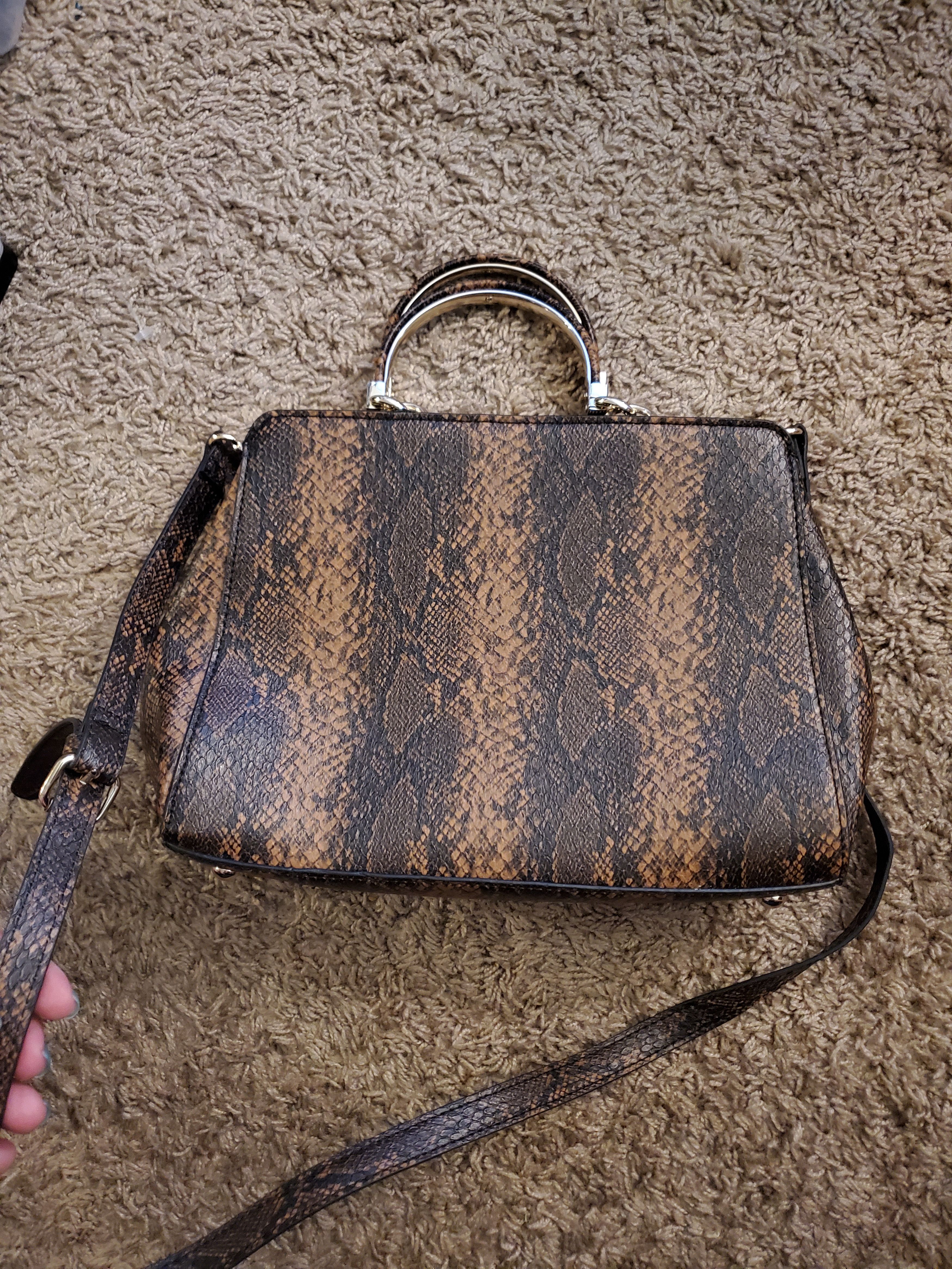 Guess Two tone brown faux leather snakeskin Guess purse Size ONE SIZE - 4 Thumbnail