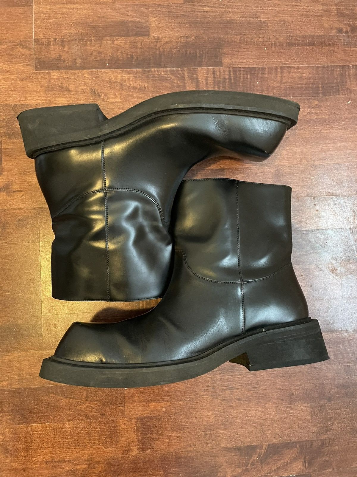 balenciaga inspecter boots black