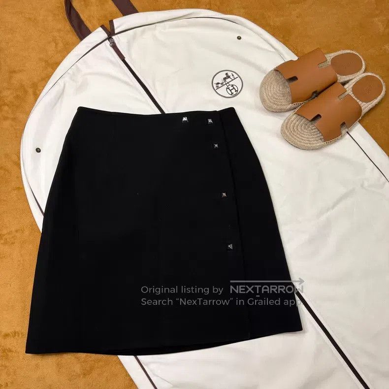 Hermes Hermes Black Stud Denim Short Skirt Size 42" / US 20 - 1 Thumbnail