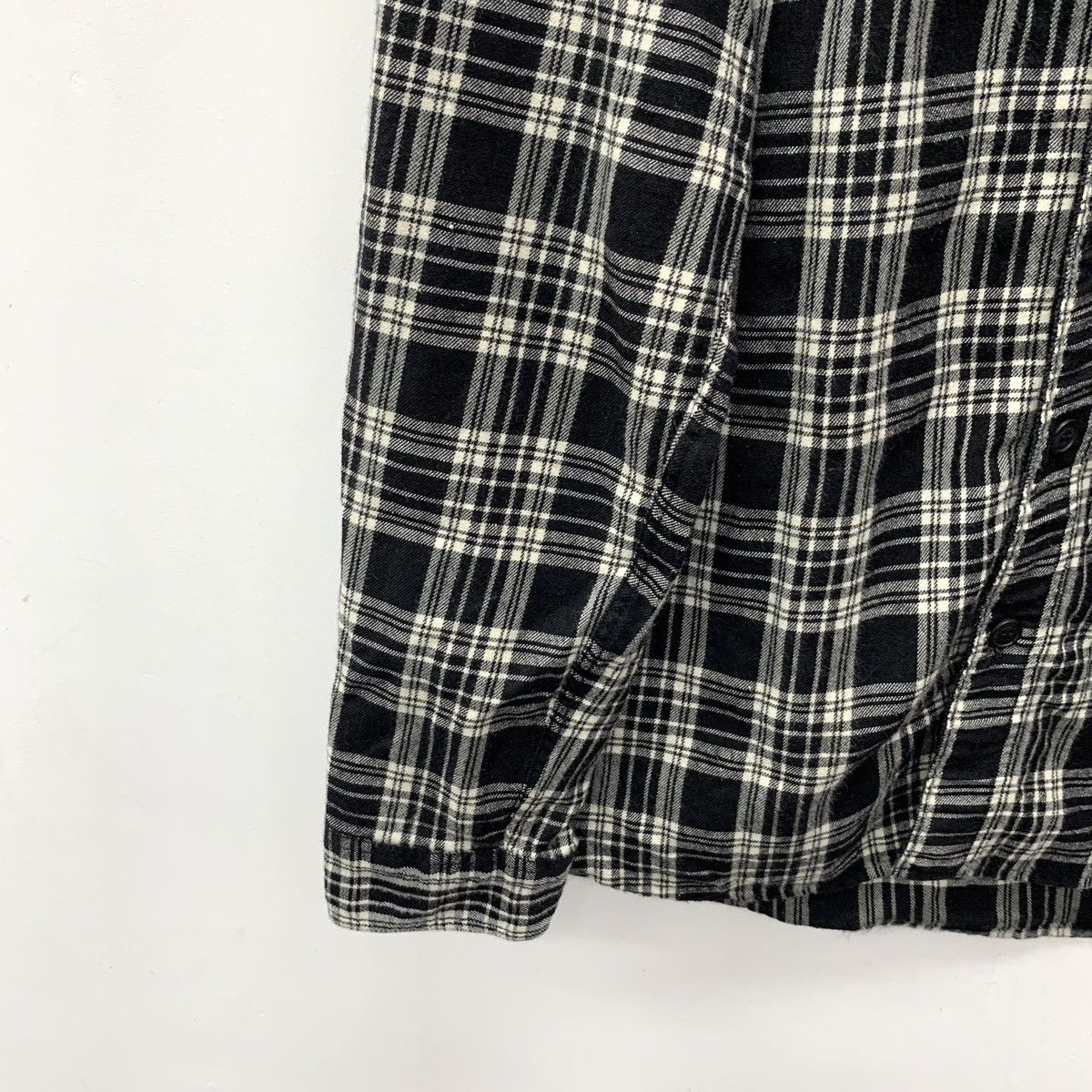 Burberry Burberry Black Check Wool Collared Long Sleeve Shirt K26WX Size US M / EU 48-50 / 2 - 4 Thumbnail