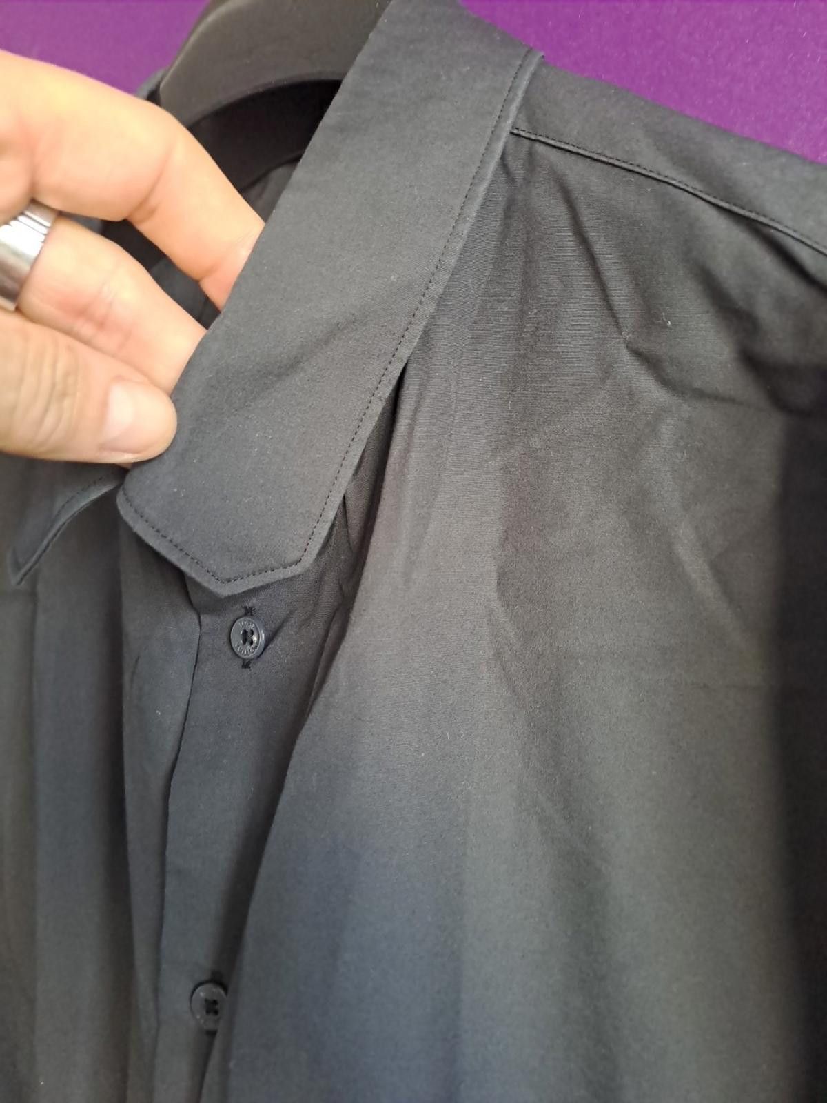 Louis Vuitton Louis Vuitton Uniforms Mens Black Cotton Shirt Size 16.5/43 Size US L / EU 52-54 / 3 - 5 Thumbnail