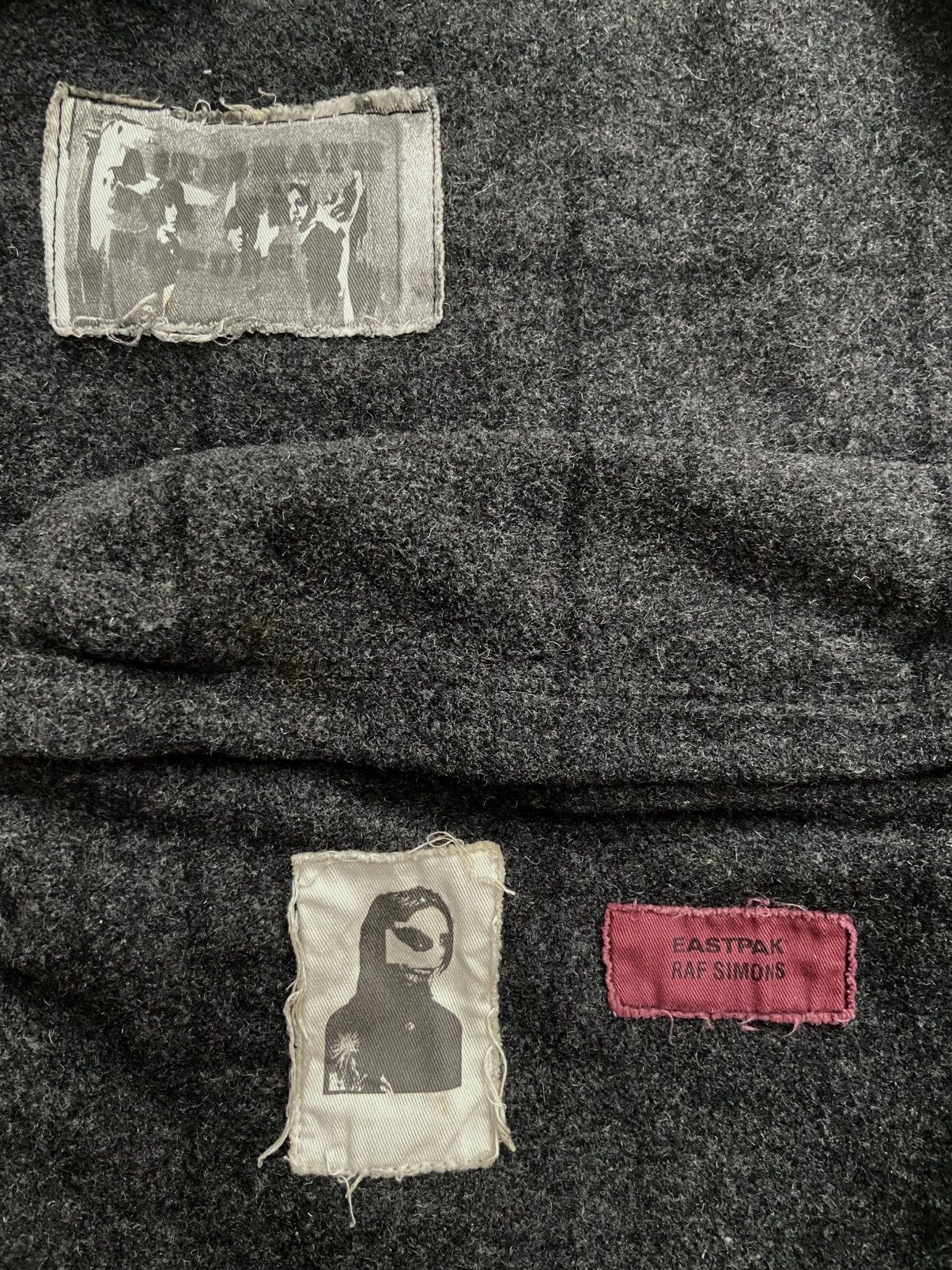 Eastpak × Raf Simons Raf Simons × Eastpak FW08 grey wool patches backpack Size ONE SIZE - 3 Thumbnail