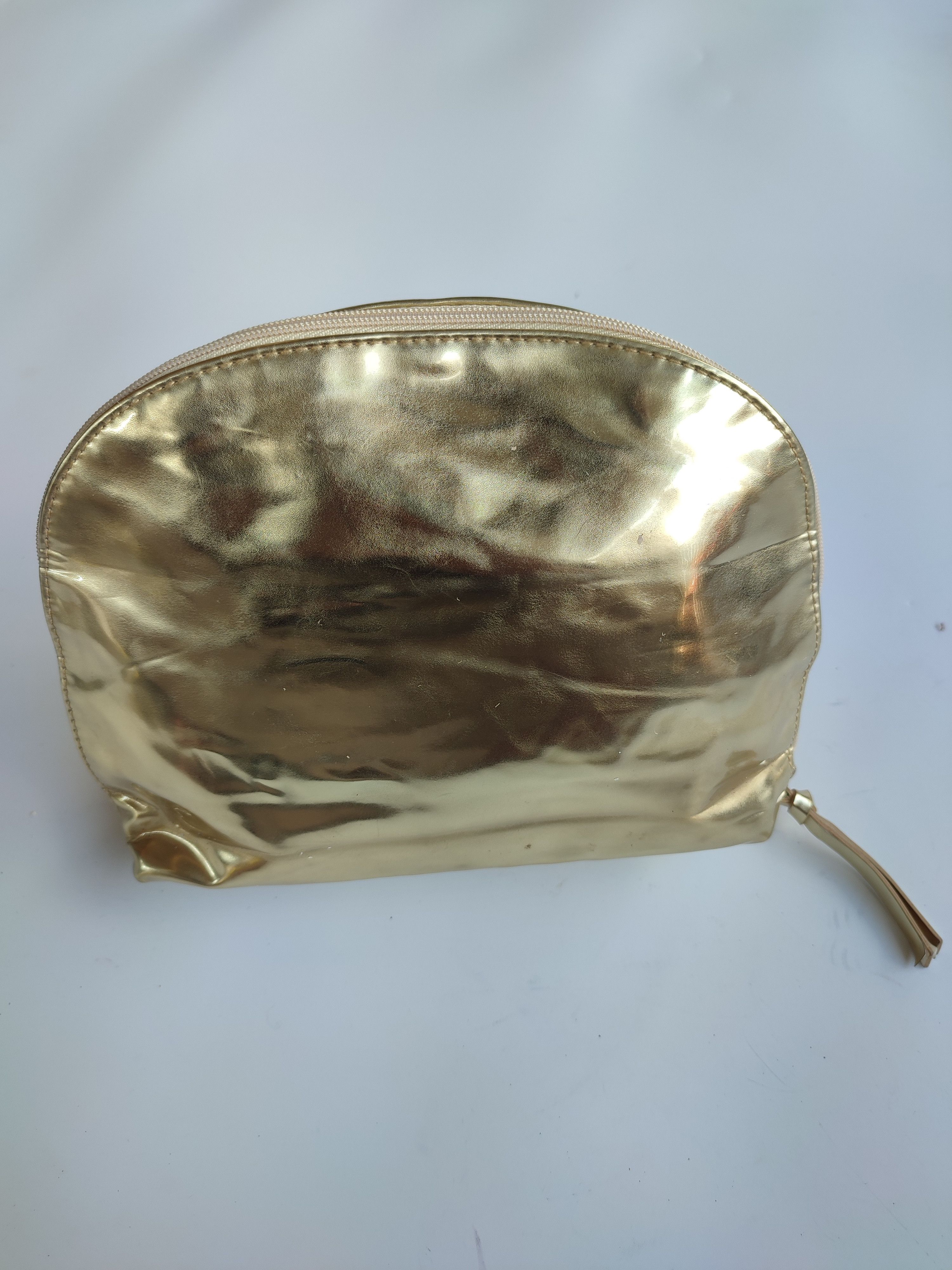 Givenchy Authentic Givenchy gold cosmetic pouch Size ONE SIZE - 2 Thumbnail