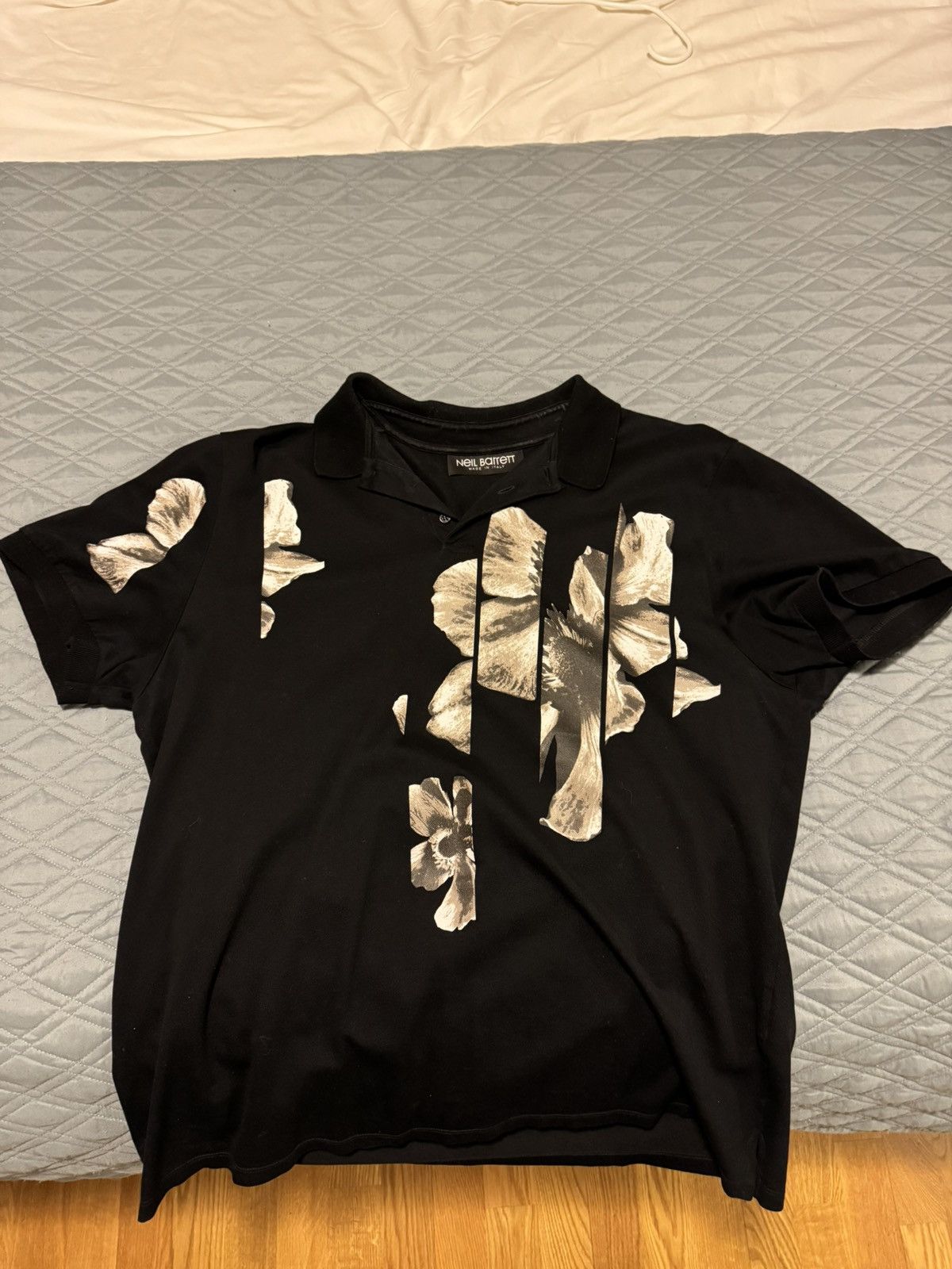 Neil Barrett Neil Barrett Floral half button up tee XL (fits L) Size US L / EU 52-54 / 3 - 1 Thumbnail